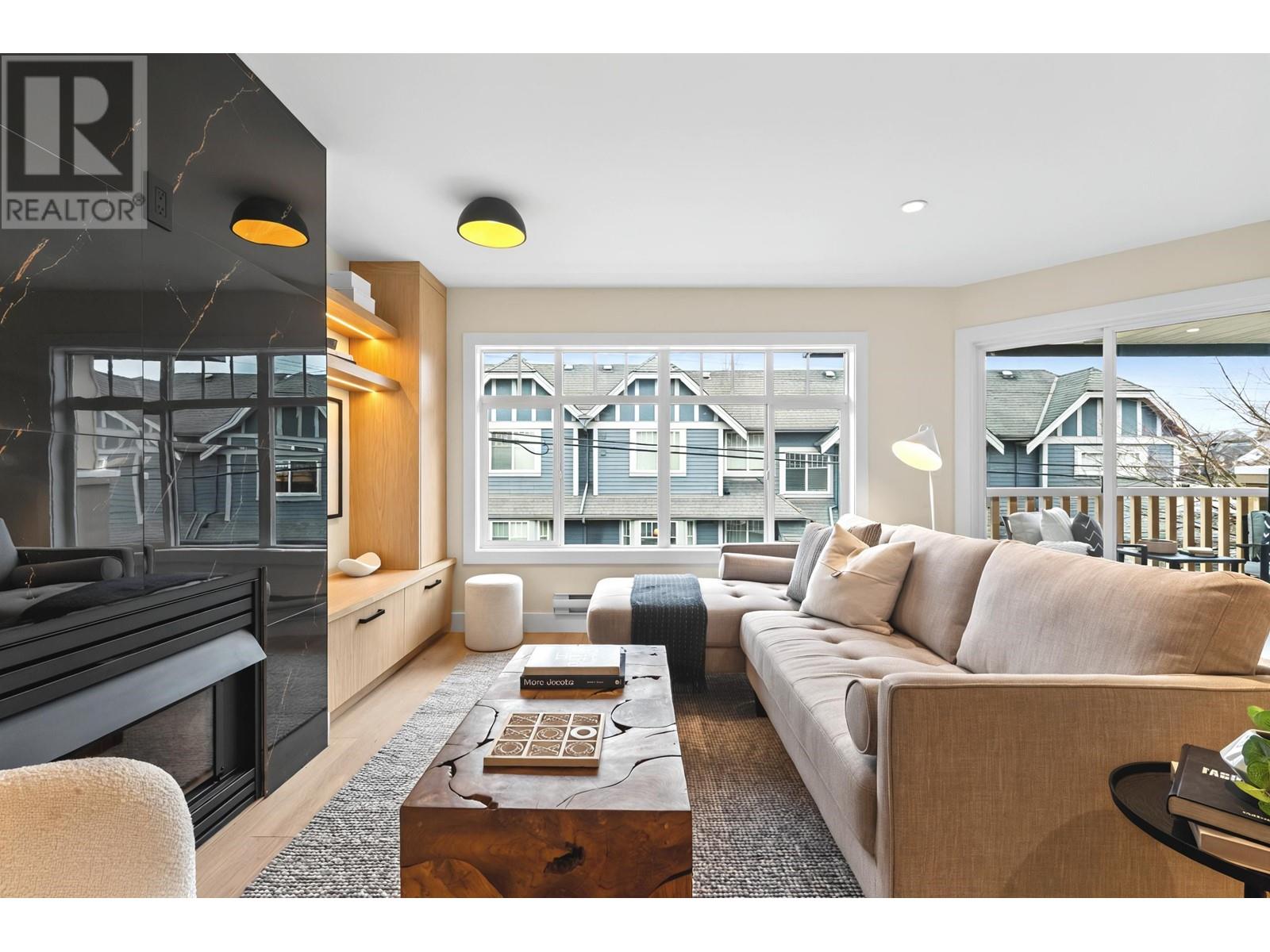 410 288 E 6TH STREET, North Vancouver