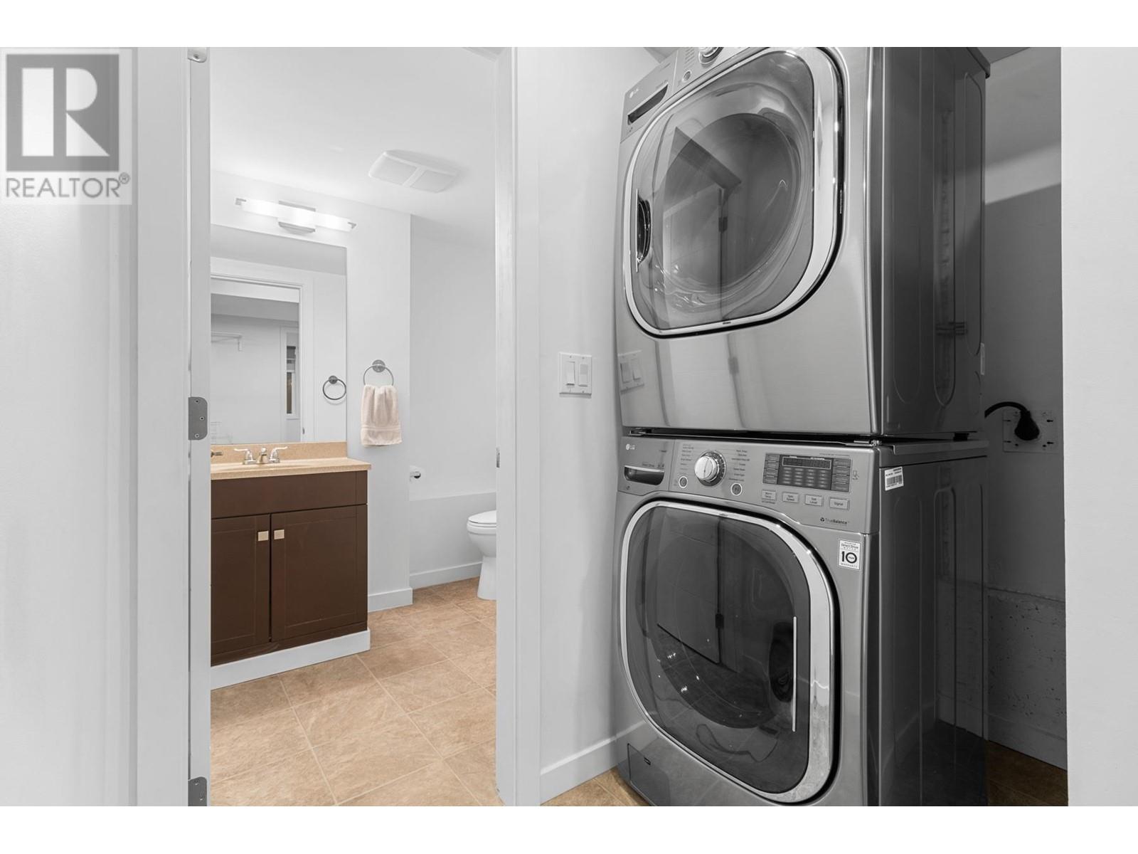 1037 SPRUCE AVENUE, Port Coquitlam real estate listing R2970575