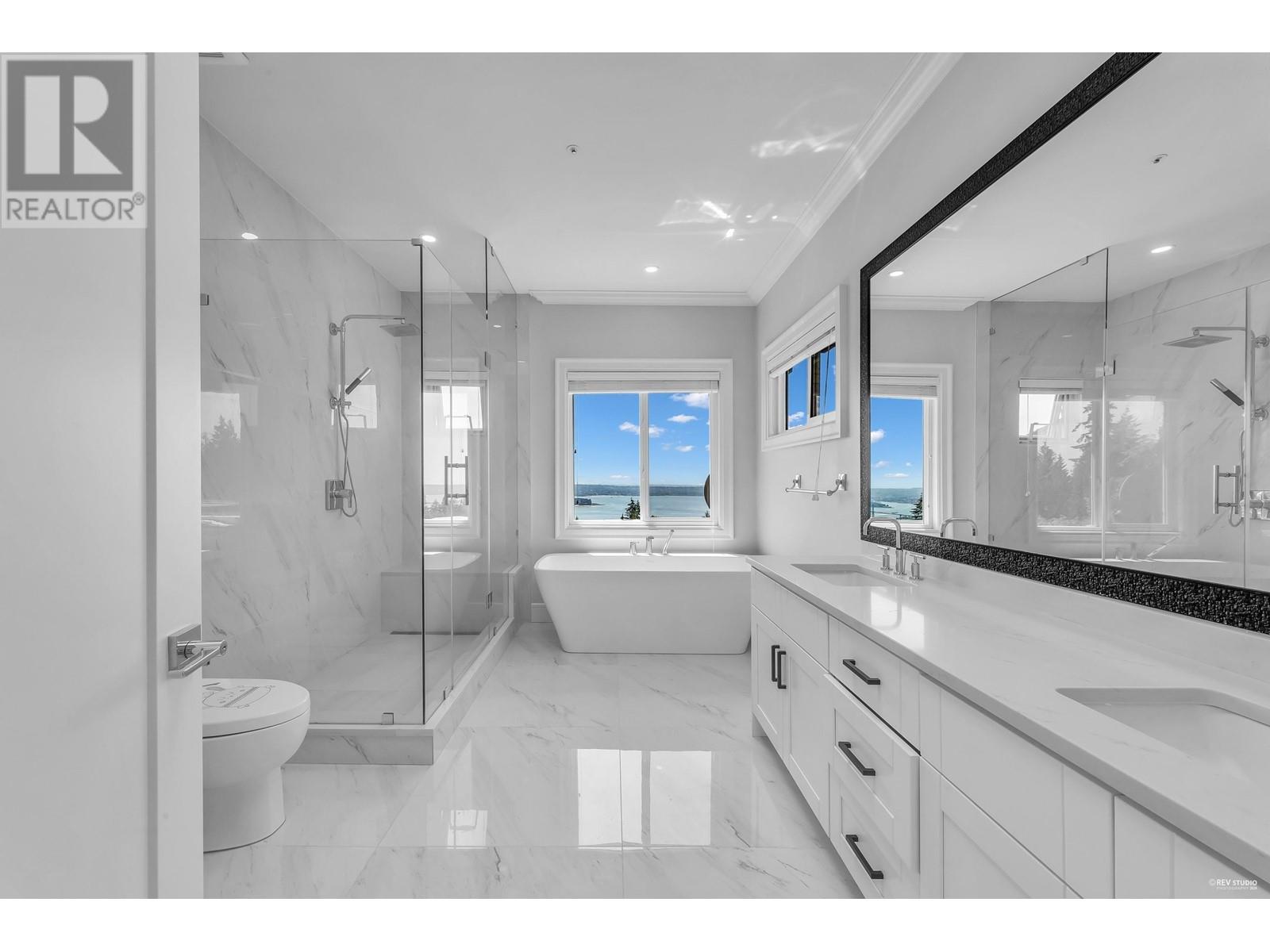 2611 WESTHILL WAY, West Vancouver real estate listing R2970634