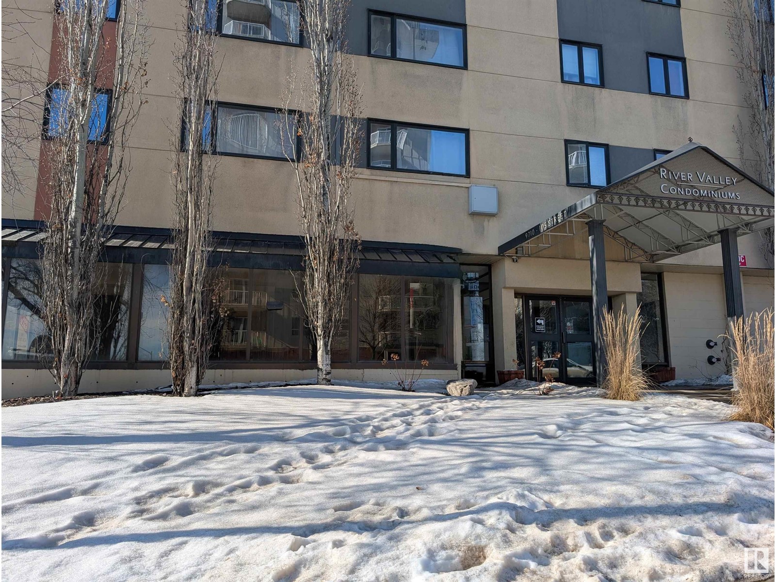 Photo 1 of 9710 105 St Nw, Edmonton AB