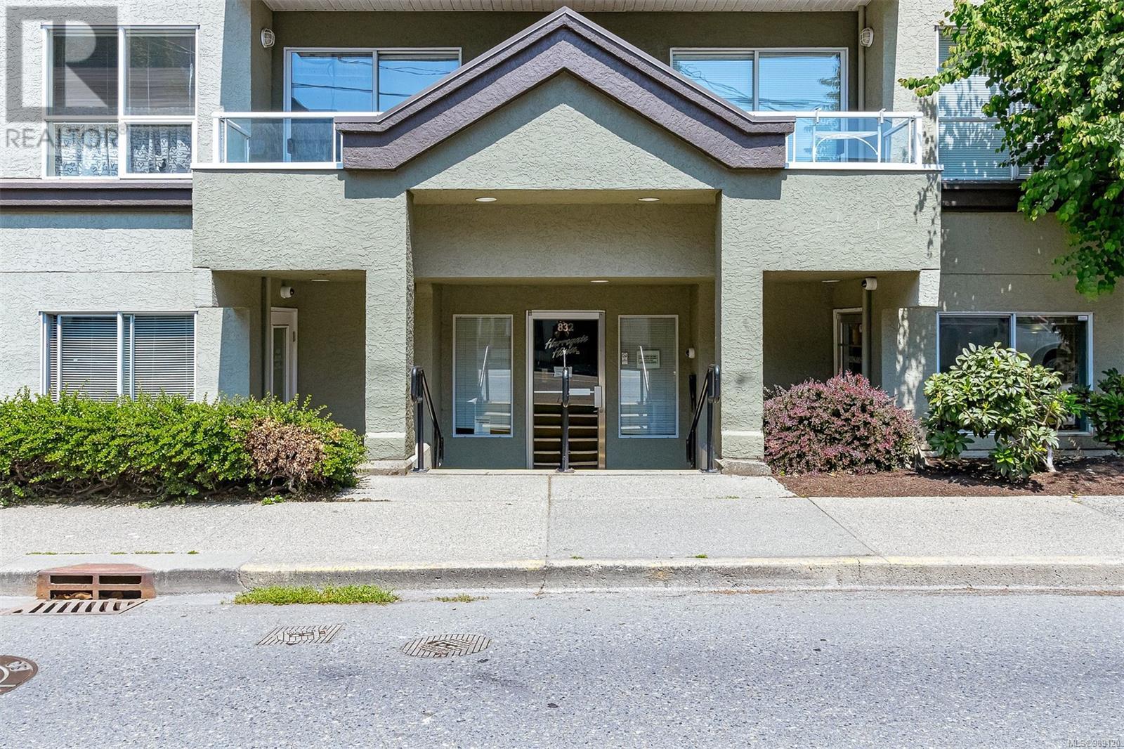 102 & 103 832 Fisgard Street, Victoria