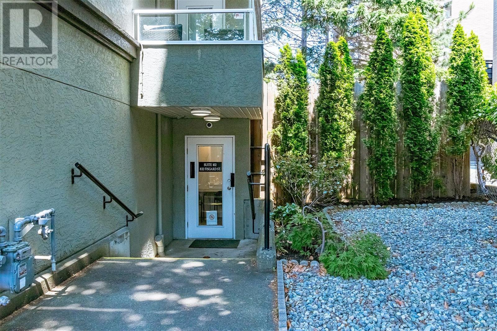 102 & 103 832 Fisgard Street, Victoria