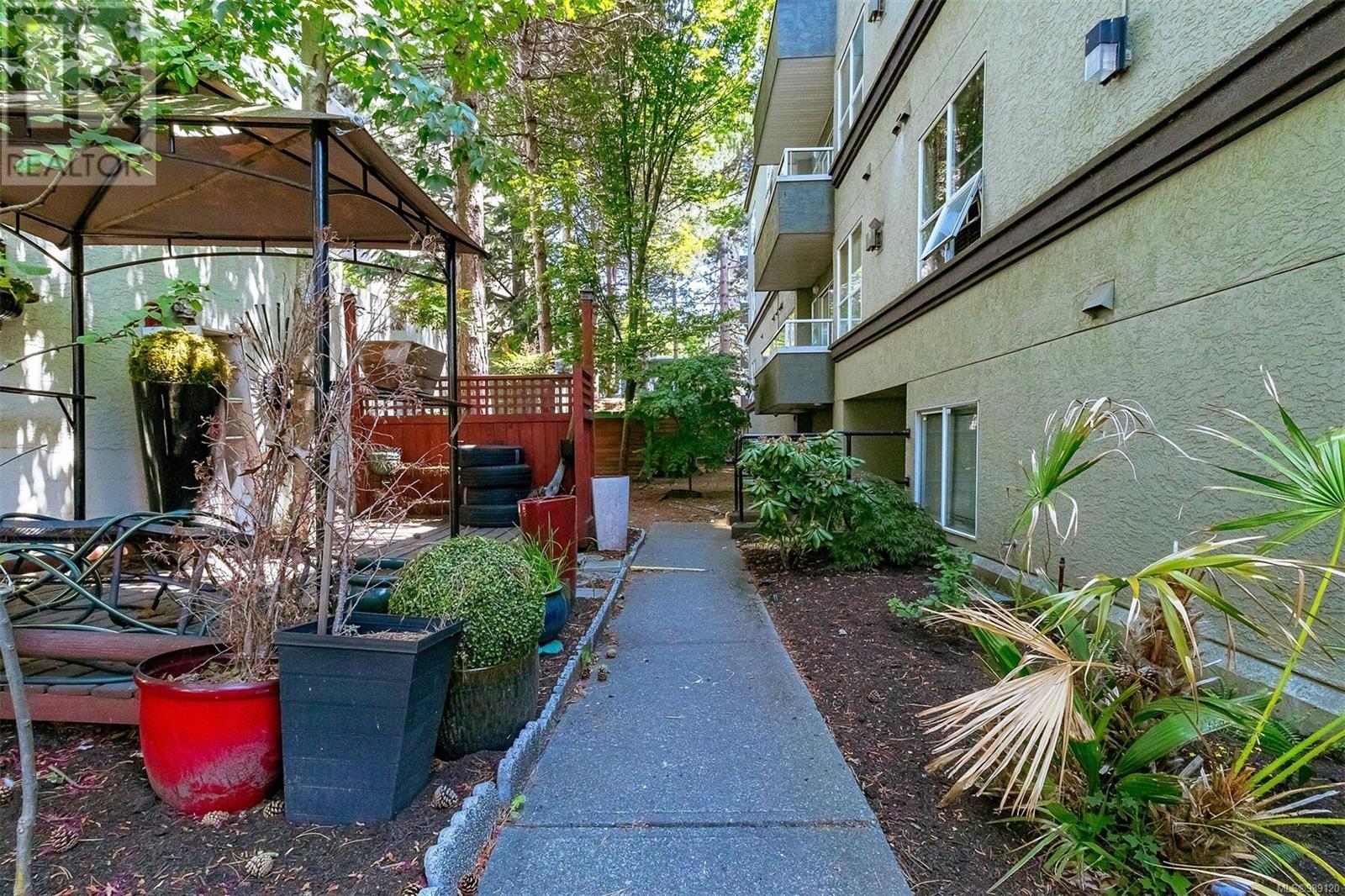 102 & 103 832 Fisgard Street, Victoria