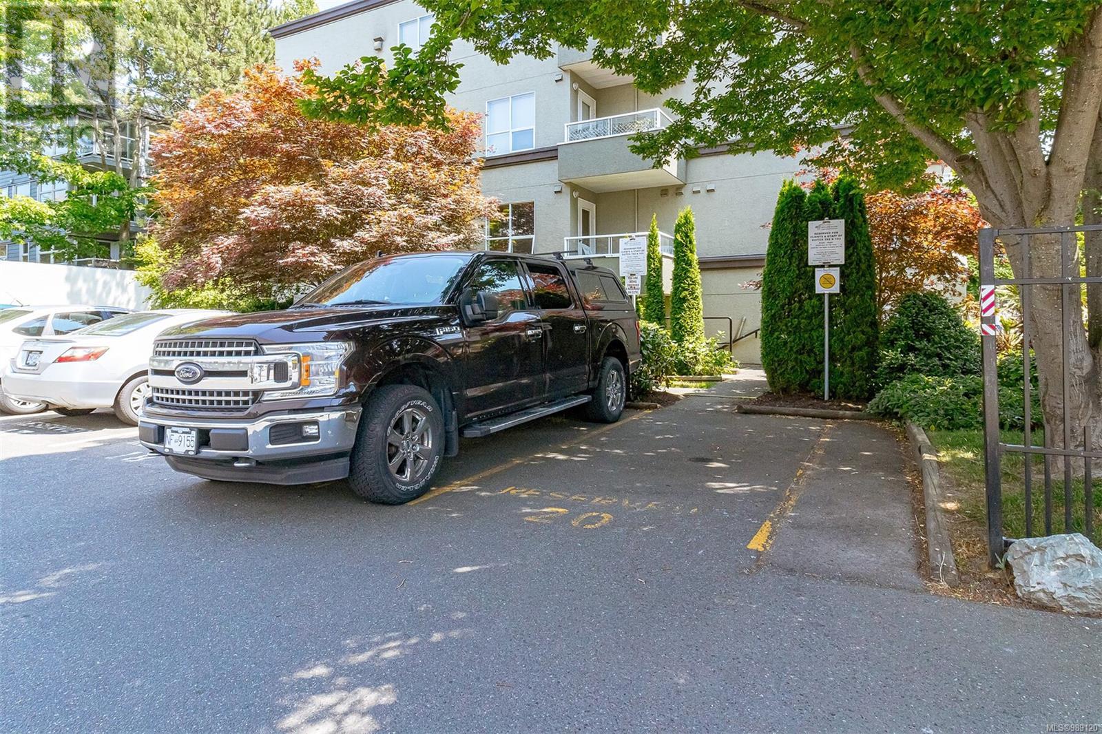 102 & 103 832 Fisgard Street, Victoria