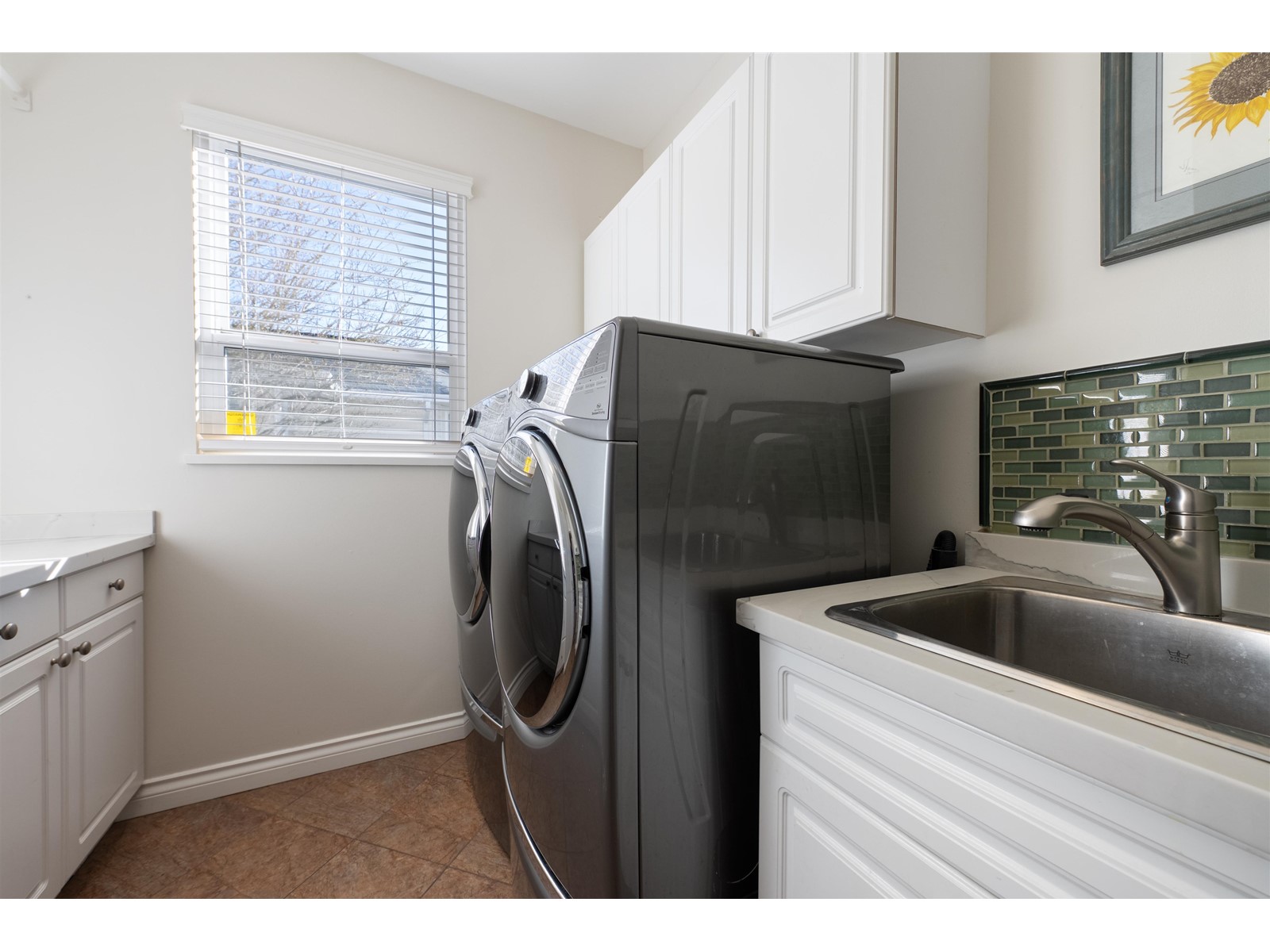 14027 BLACKBURN AVENUE, White Rock real estate listing R2969979