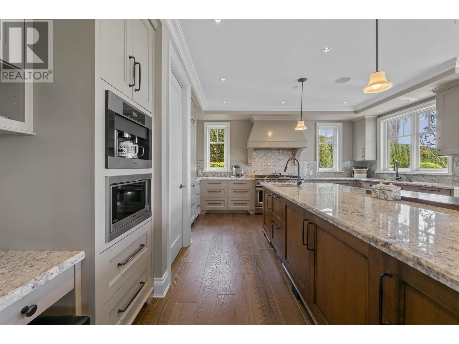 1028 GROVELAND PLACE, West Vancouver