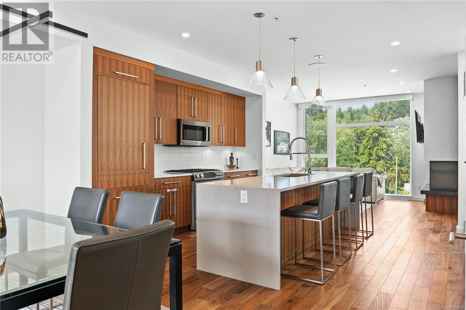101 2835 Departure Bay Rd, Nanaimo real estate listing 989041