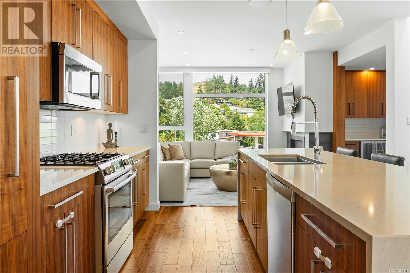 101 2835 Departure Bay Rd, Nanaimo real estate listing 989041