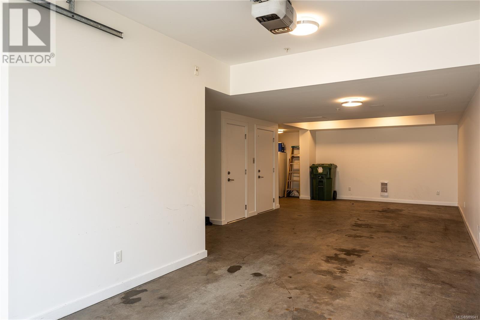 101 2835 Departure Bay Rd, Nanaimo real estate listing 989041
