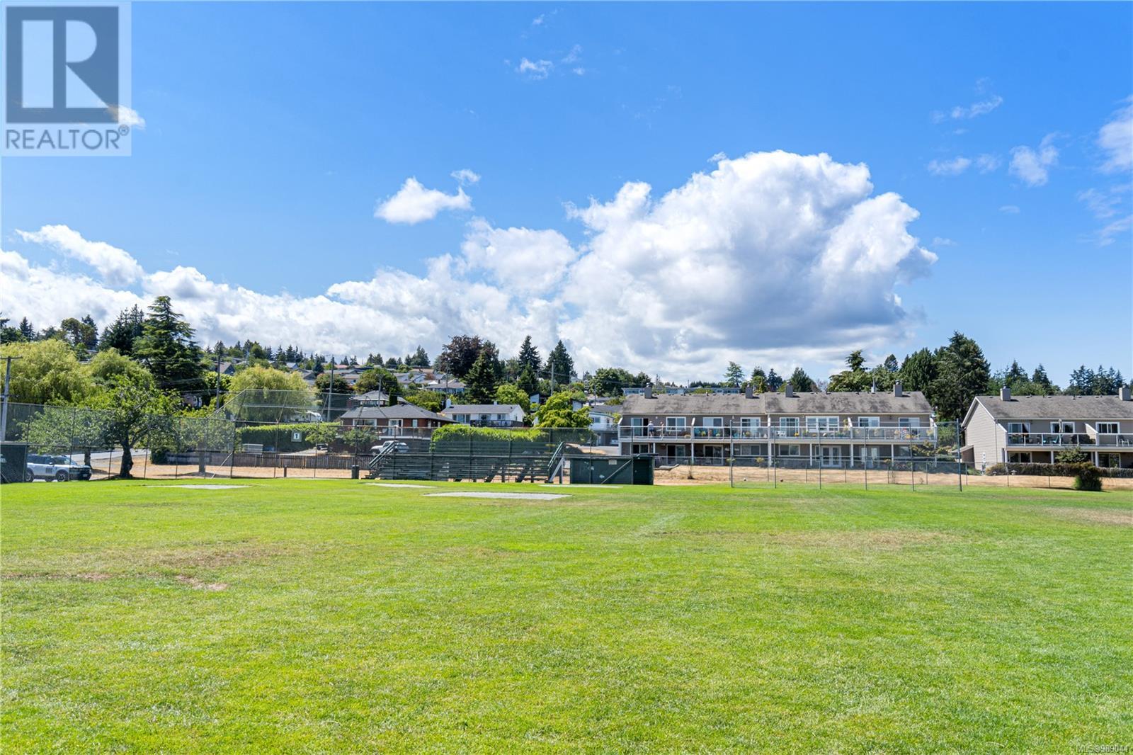 101 2835 Departure Bay Rd, Nanaimo real estate listing 989041
