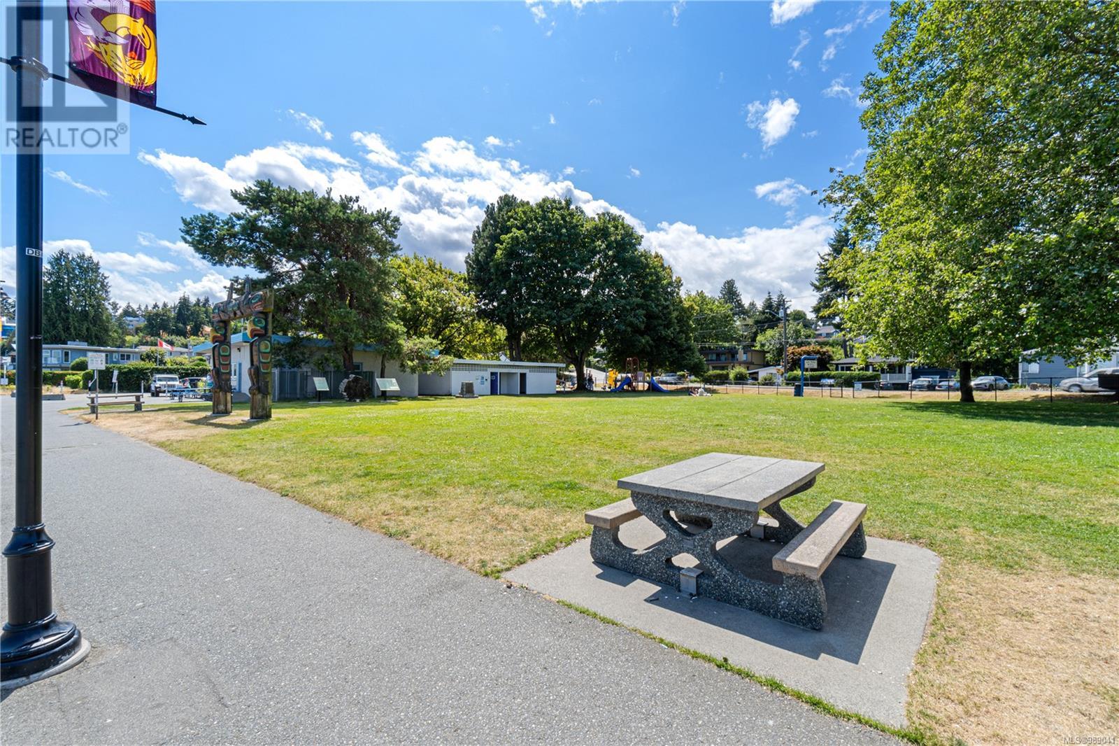 101 2835 Departure Bay Rd, Nanaimo real estate listing 989041