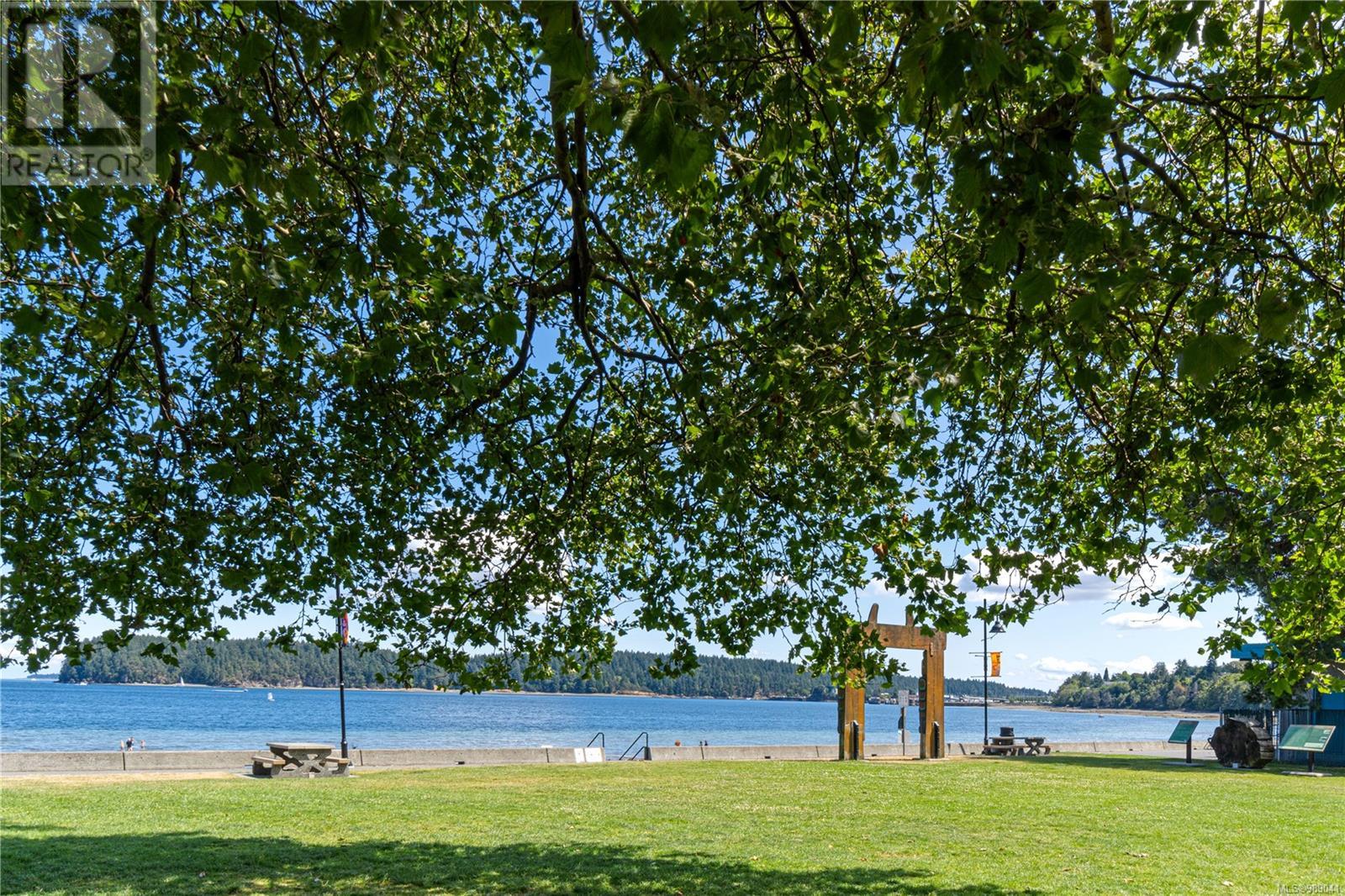 101 2835 Departure Bay Rd, Nanaimo real estate listing 989041