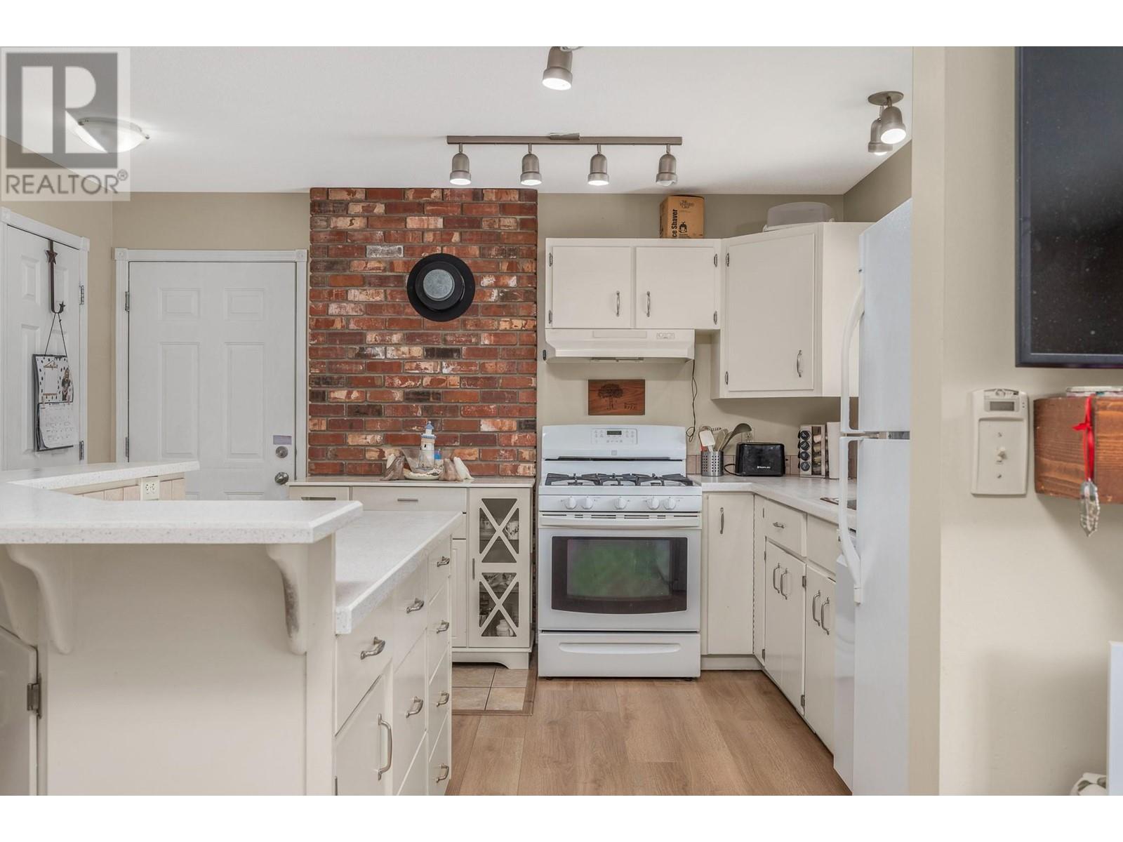 Photo 28 of 2109 Hunter Avenue, Armstrong BC