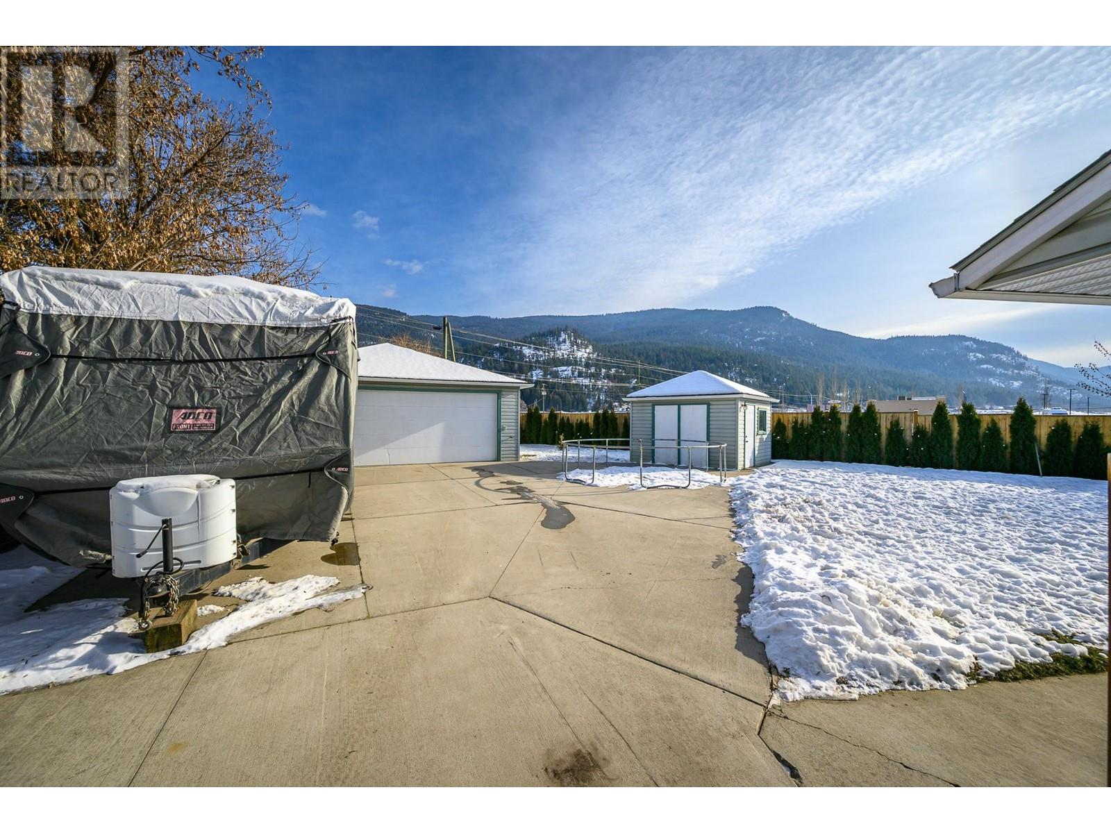 Photo 3 of 2109 Hunter Avenue, Armstrong BC