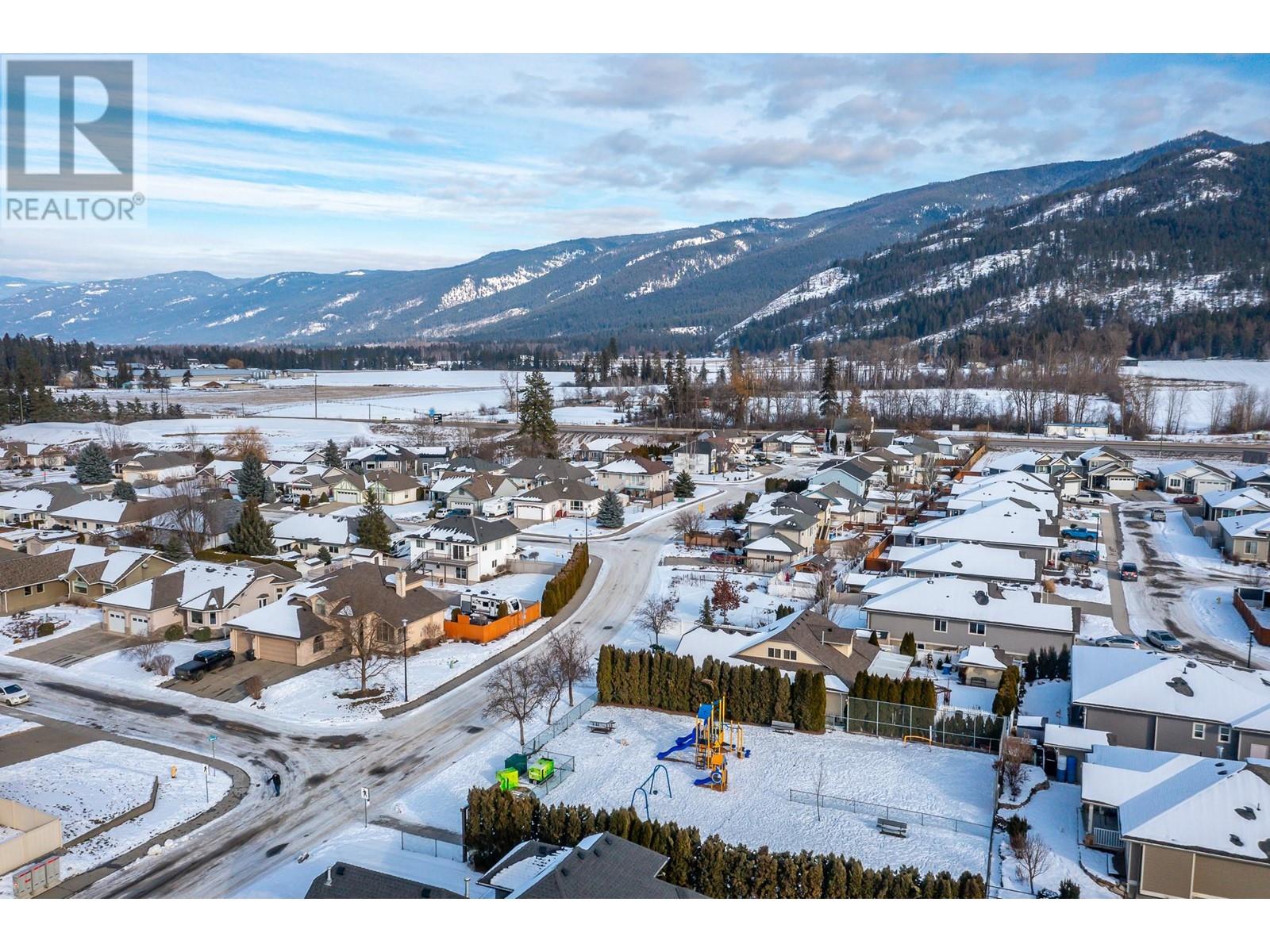 Photo 7 of 2109 Hunter Avenue, Armstrong BC