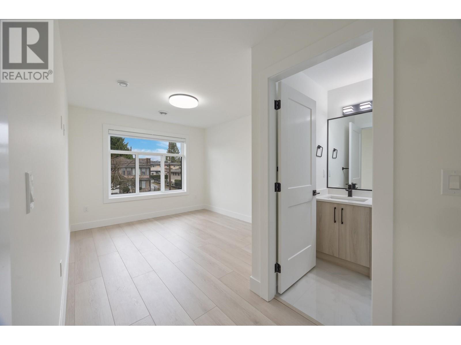 892 SPERLING AVENUE, Burnaby