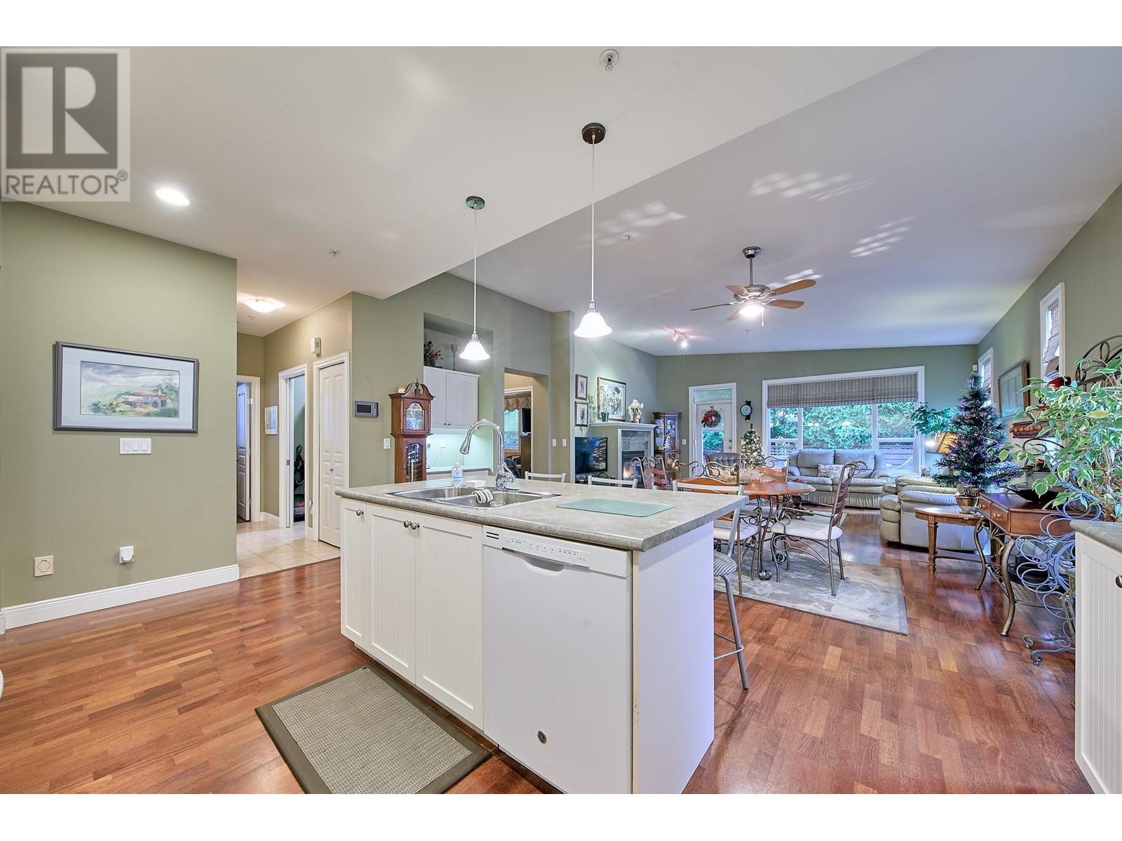 135 19639 MEADOW GARDENS WAY, Pitt Meadows real estate listing R2970887