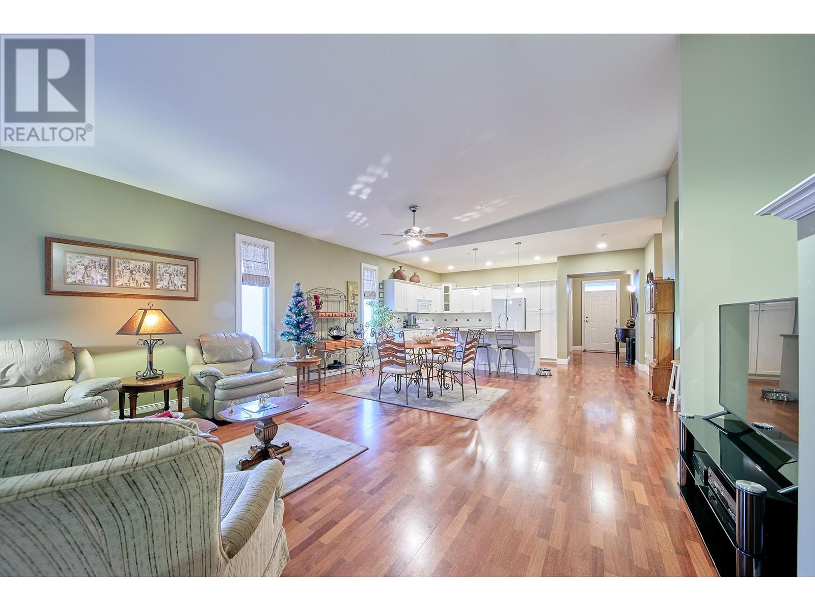 135 19639 MEADOW GARDENS WAY, Pitt Meadows real estate listing R2970887