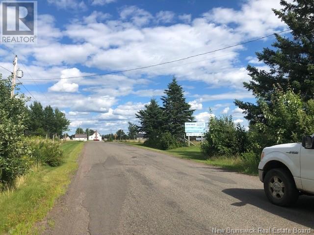 Photo 4 of 740 Des Dallaires, Saintemariedekent NB