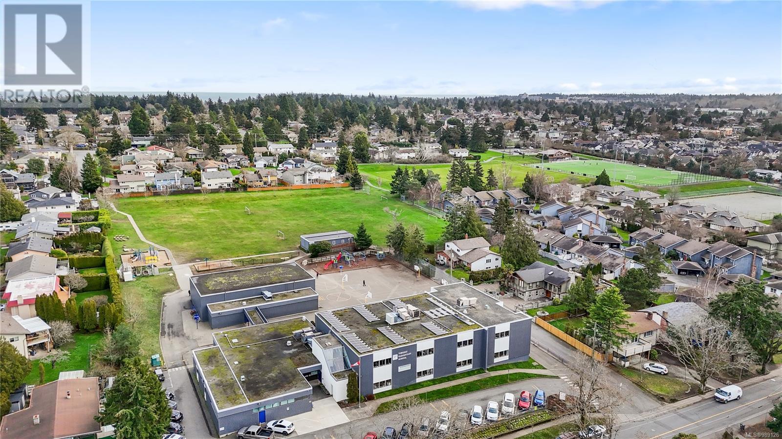 1806 San Juan Avenue, Saanich