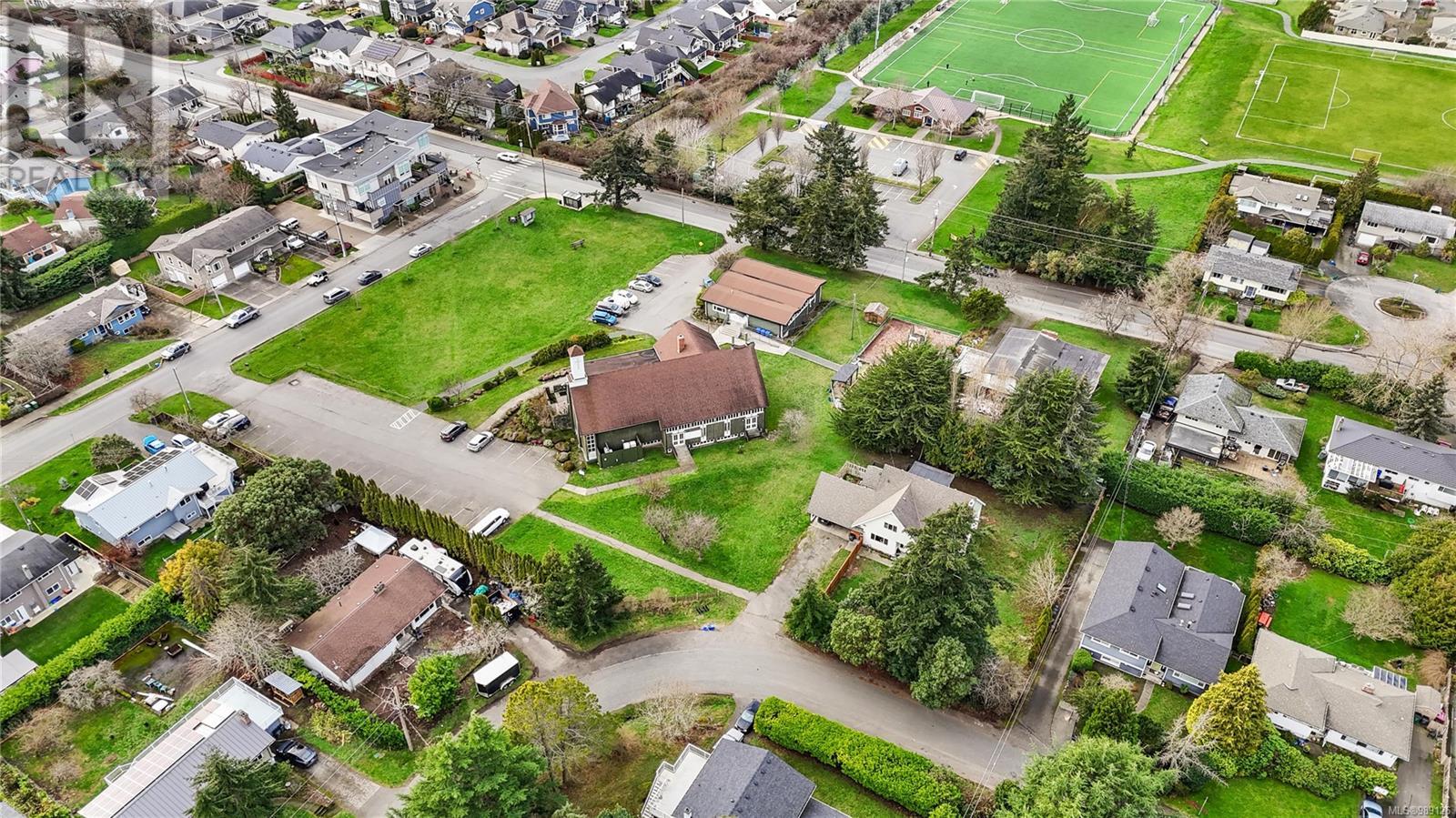  1806 San Juan Avenue, Saanich