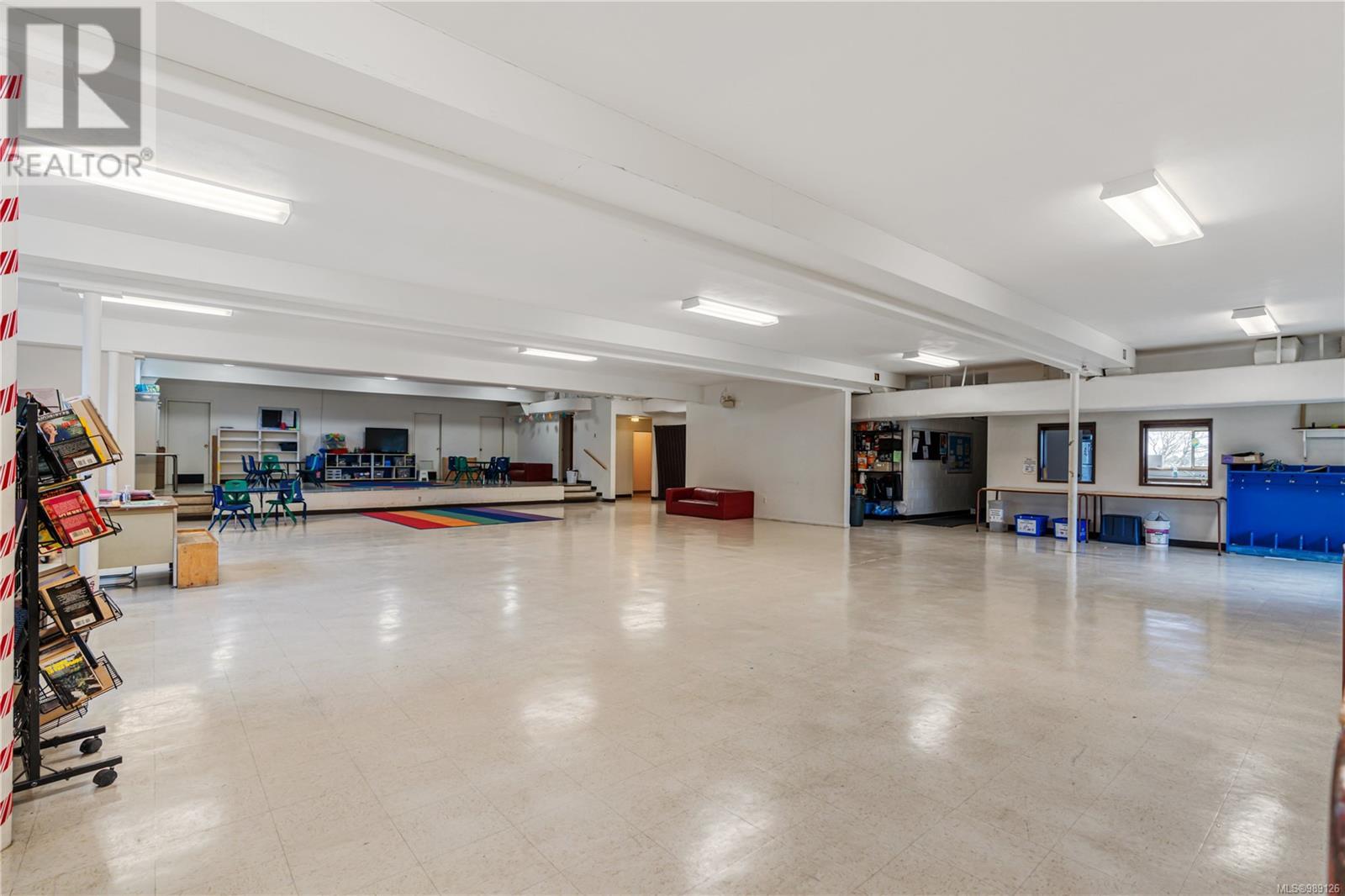  1806 San Juan Avenue, Saanich