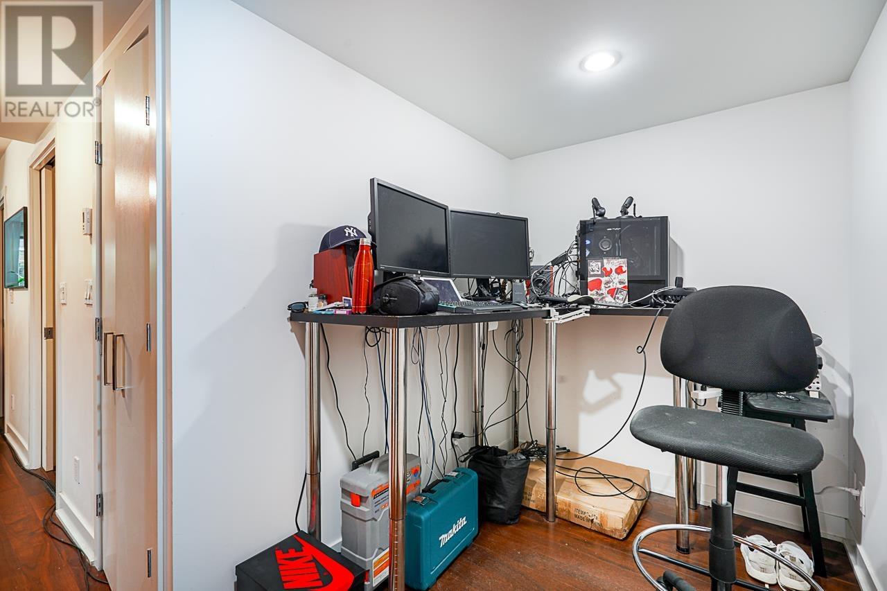 Photo 11 of 210 1055 Richards Street, Vancouver BC