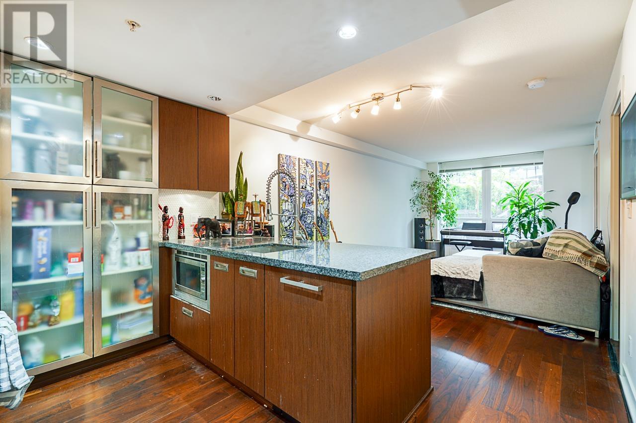 Photo 5 of 210 1055 Richards Street, Vancouver BC