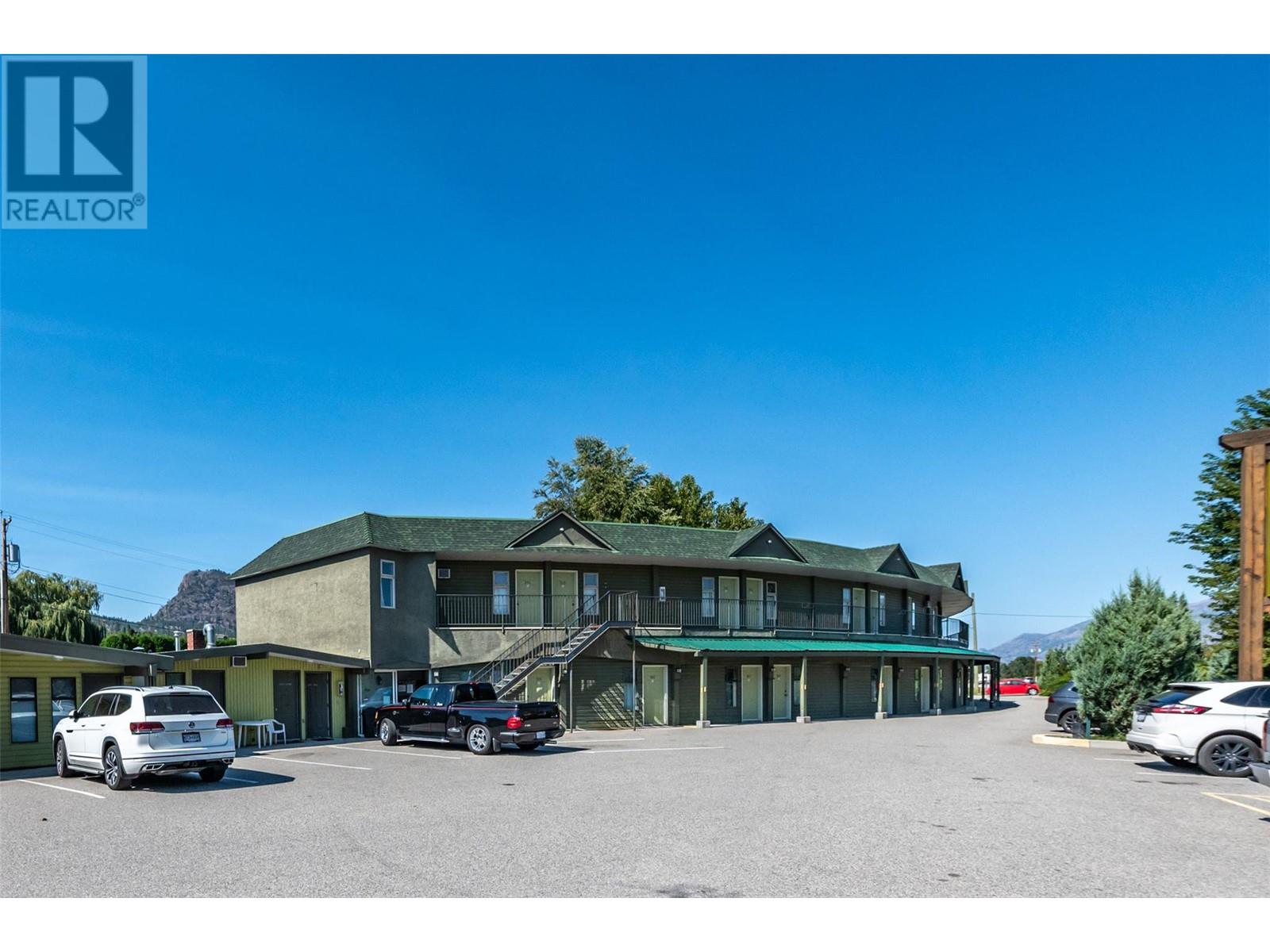  6203 Willow Avenue, Summerland