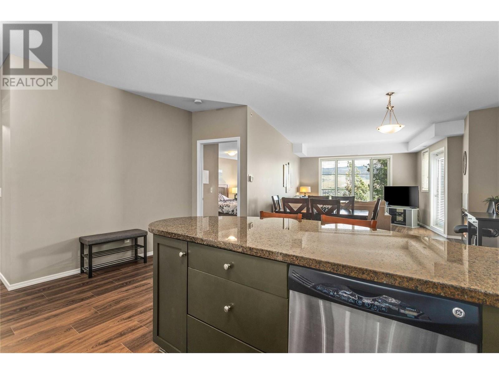 2404 1873 Country Club Drive, Kelowna