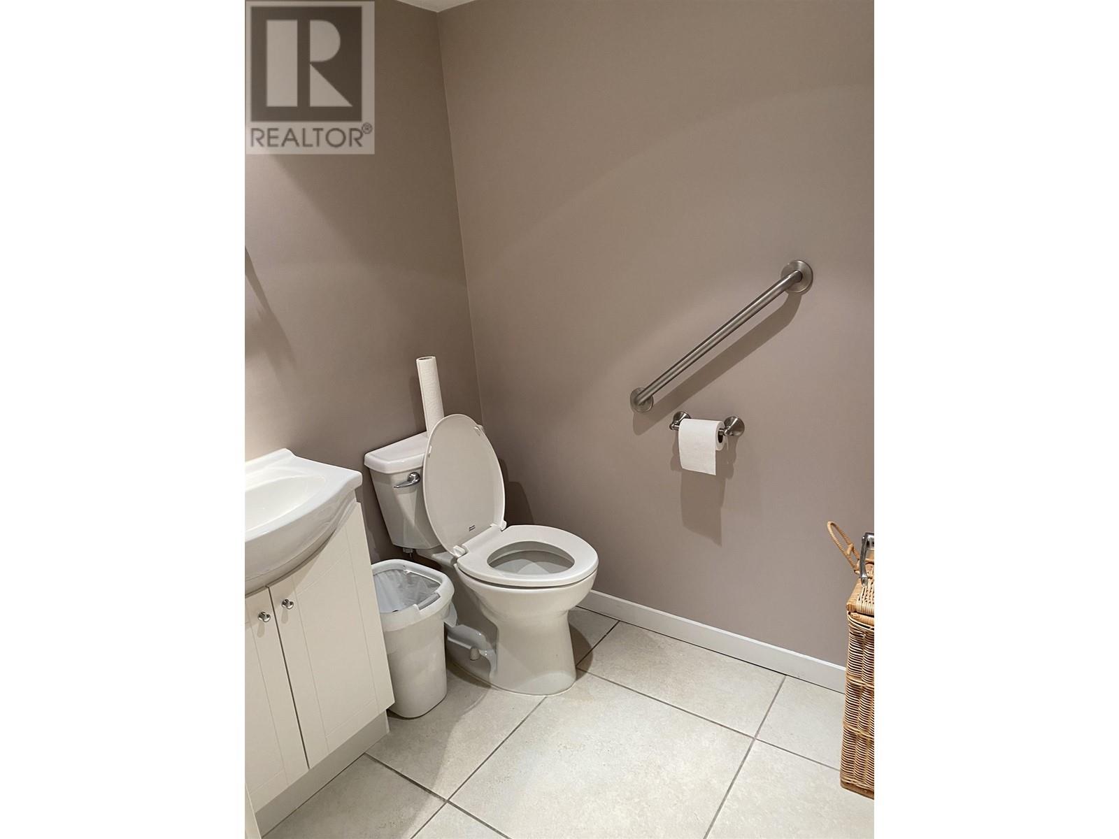 3743 DELBROOK AVENUE, North Vancouver