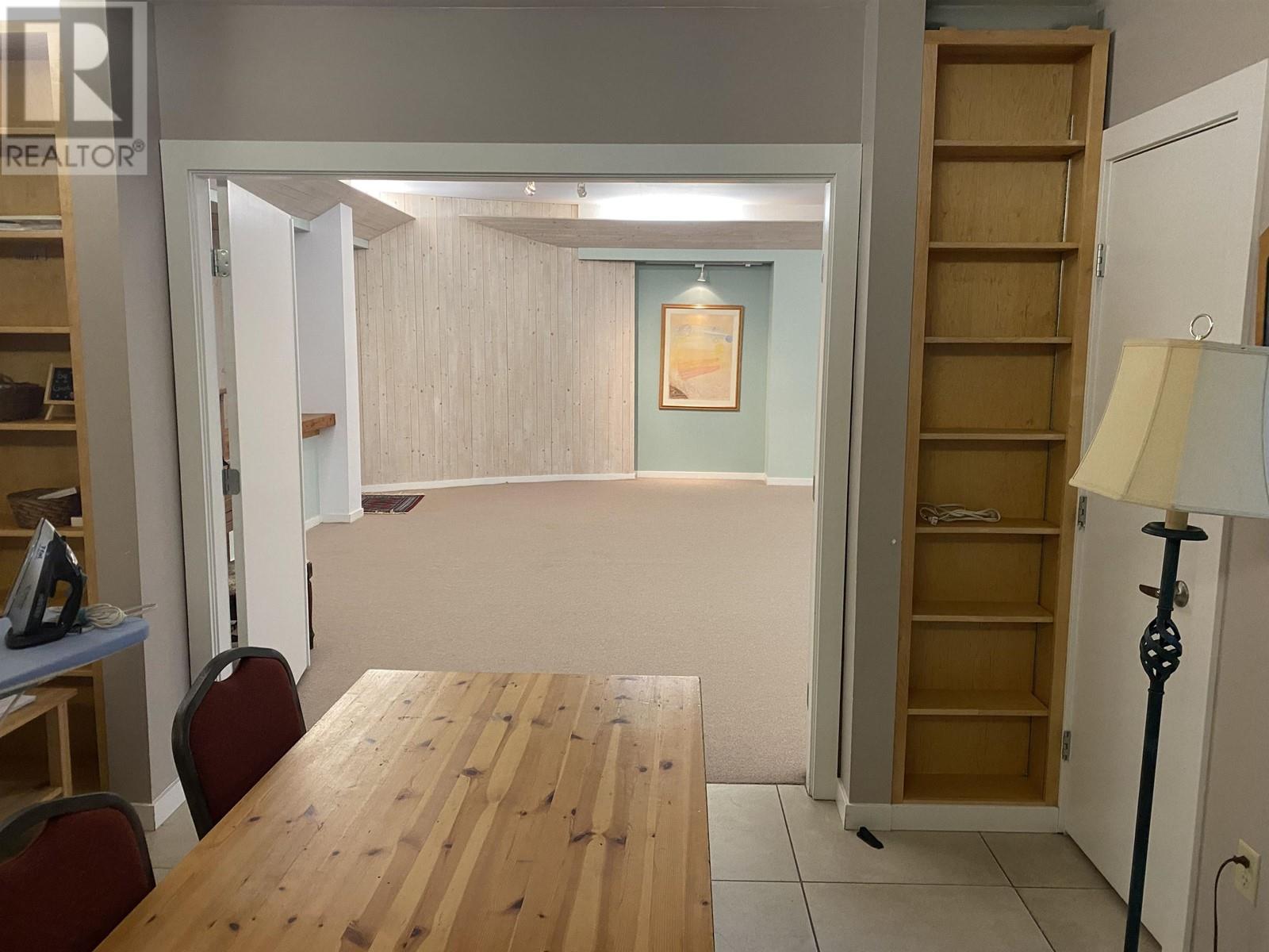 3743 DELBROOK AVENUE, North Vancouver