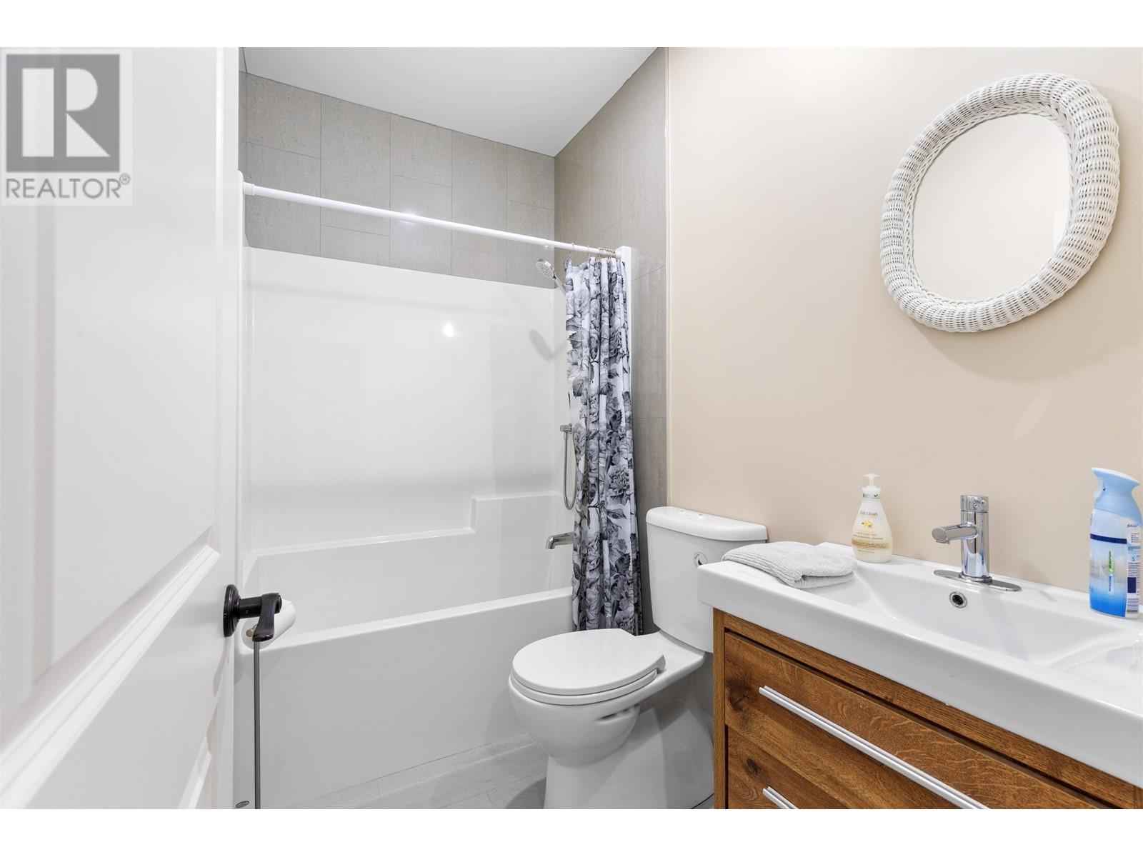 5781 GENNI'S WAY, Sechelt
