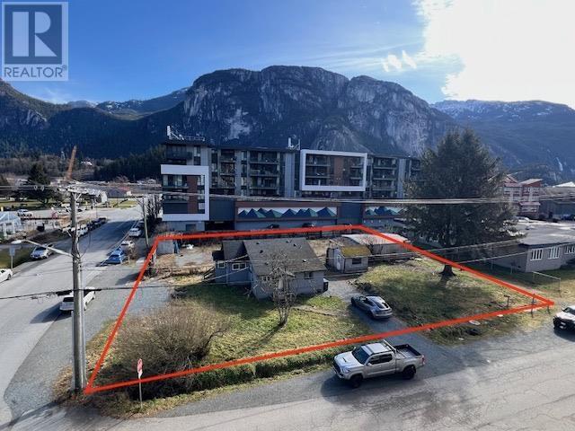 1358 1366 MAIN STREET, Squamish