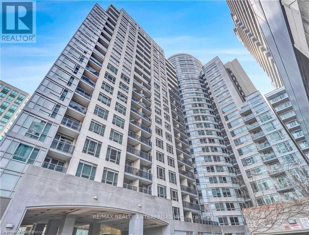 Photo 2 of 1017 20 Blue Jays Way, Toronto ON