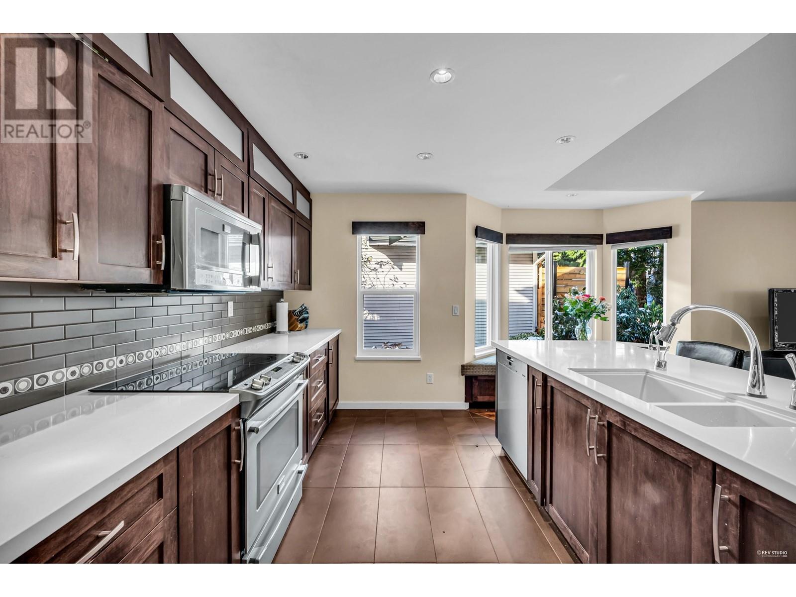 163 101 PARKSIDE DRIVE, Port Moody real estate listing R2970426