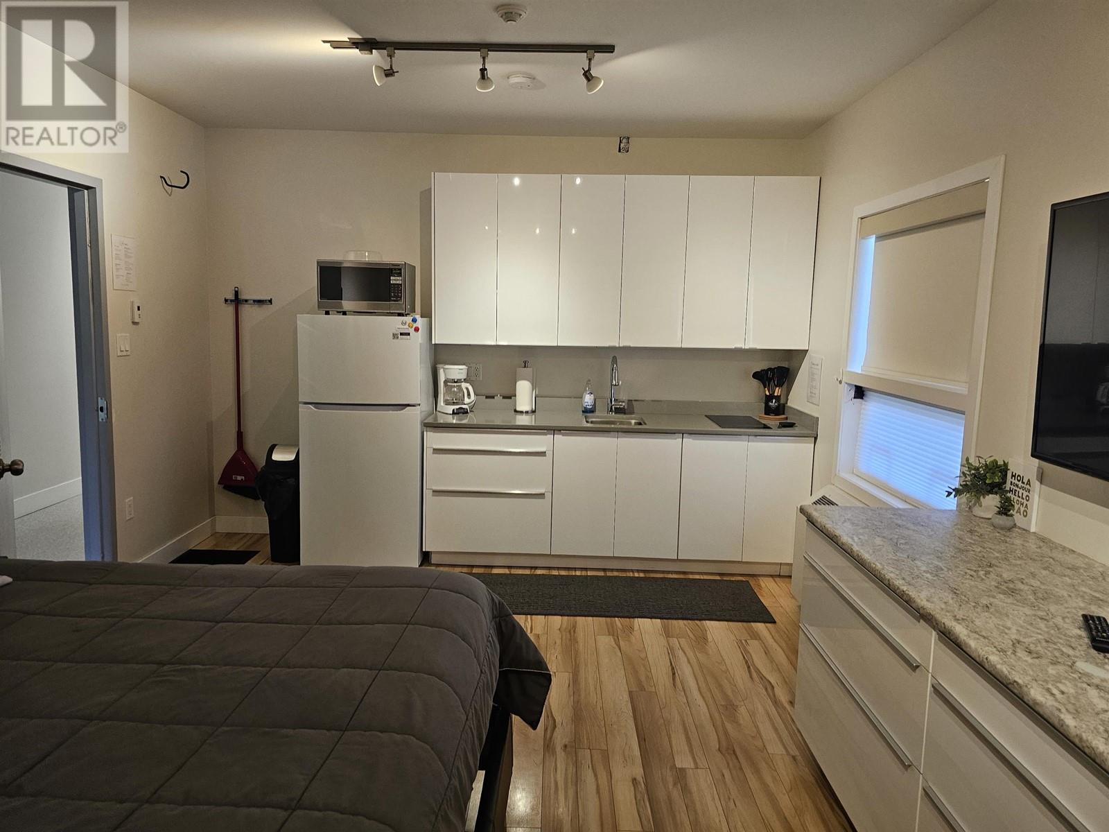 3120 BRAUN Street, Terrace