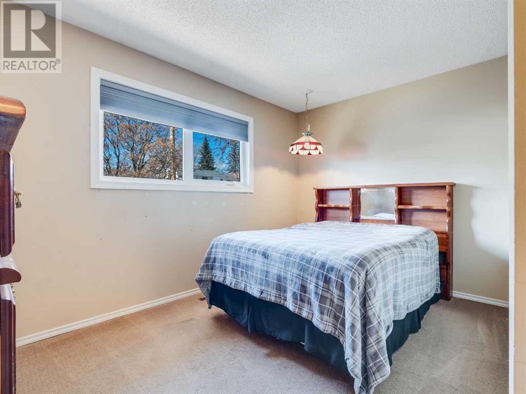 Single Family House Bungalow for Sale in  Silver Mead Crescent NW Silver Springs Calgary 