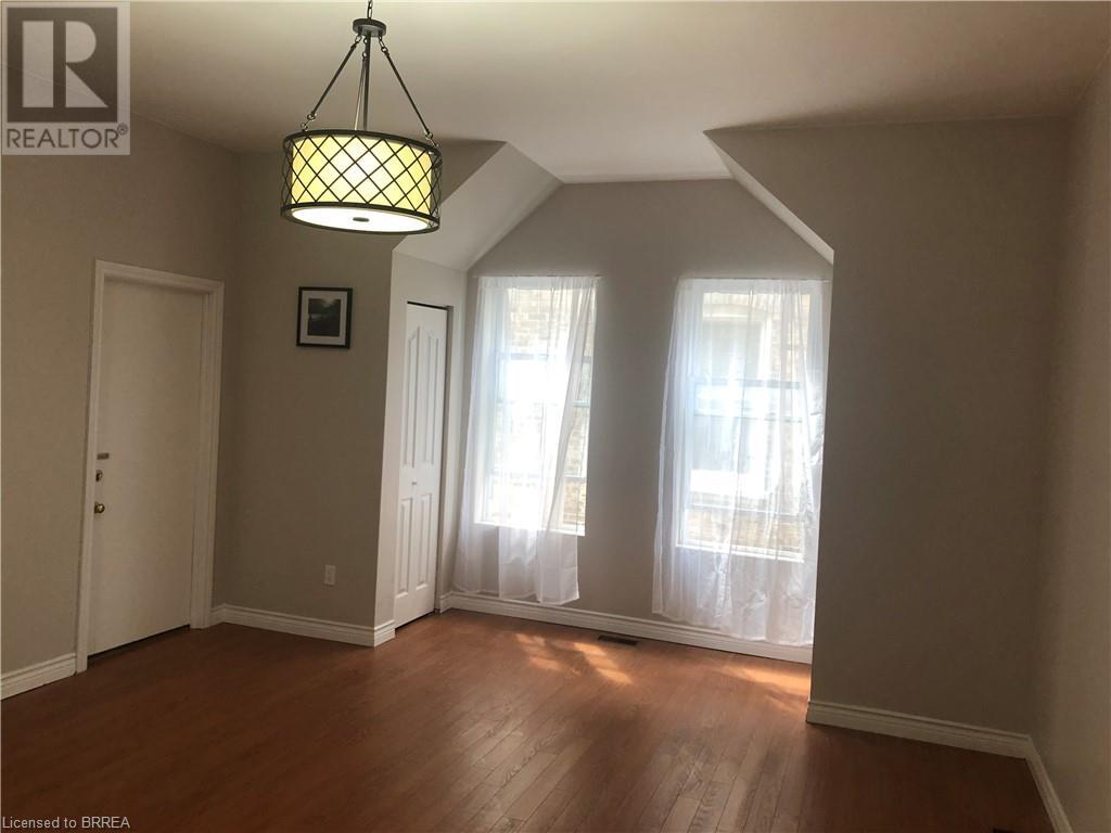 Photo 14 of 120 George Street, Brantford ON