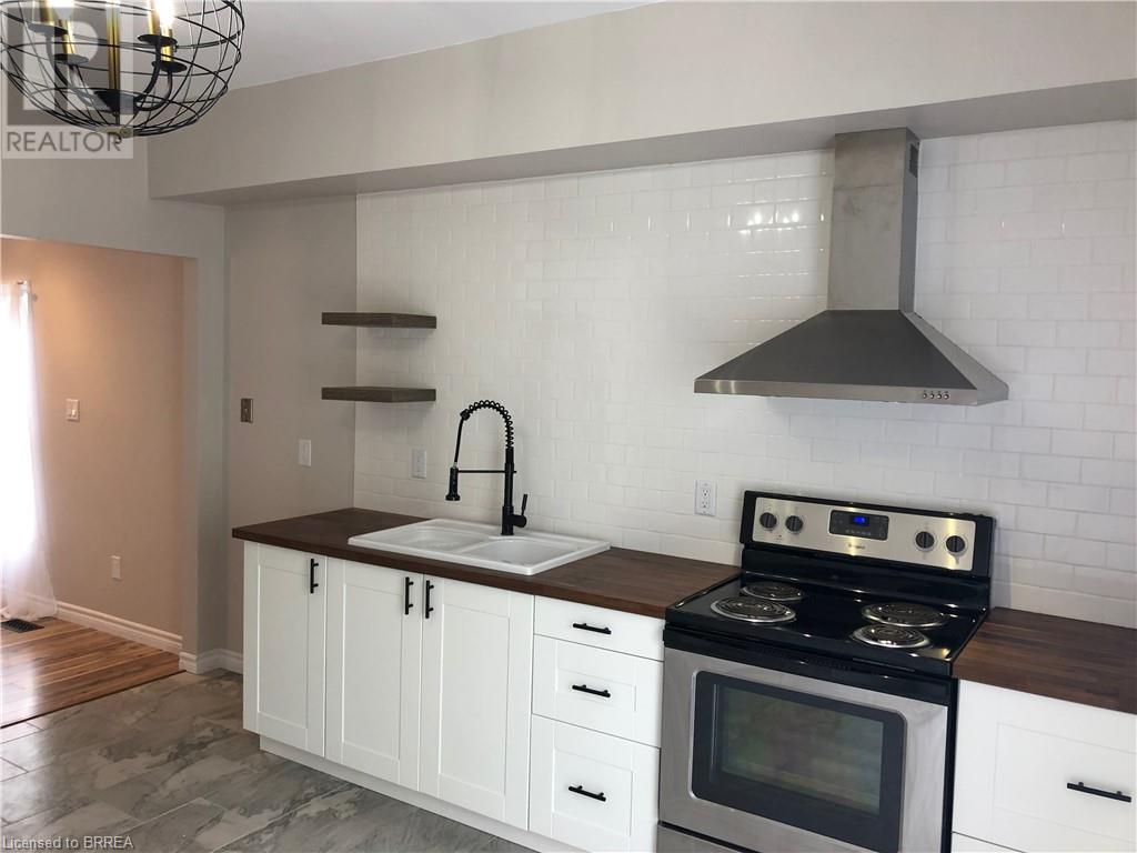 Photo 5 of 120 George Street, Brantford ON