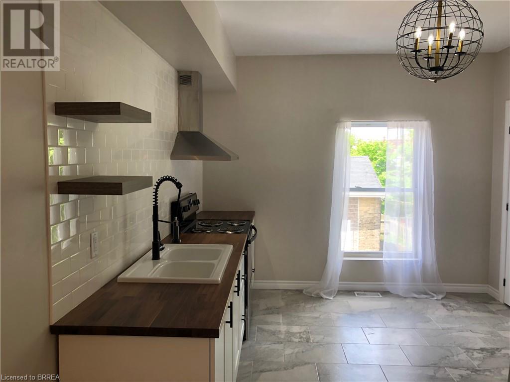 Photo 6 of 120 George Street, Brantford ON