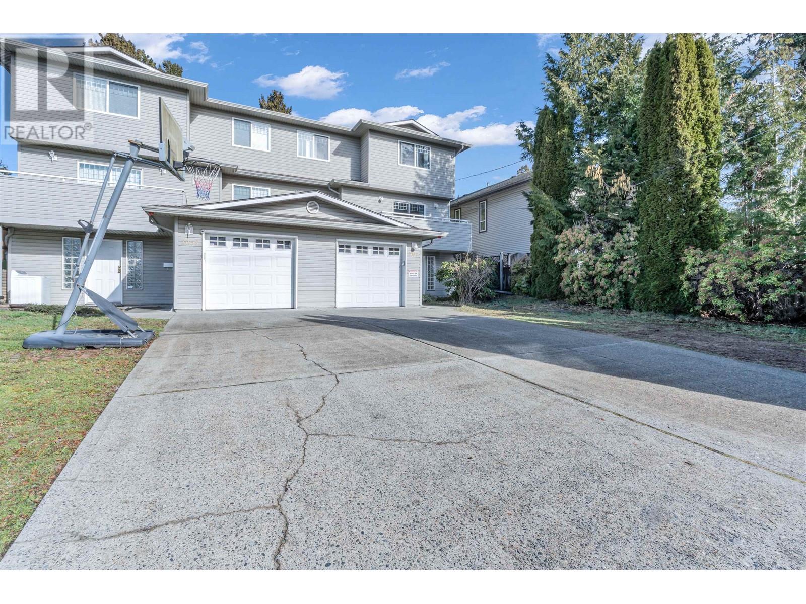 1067 DANSEY AVENUE, Coquitlam