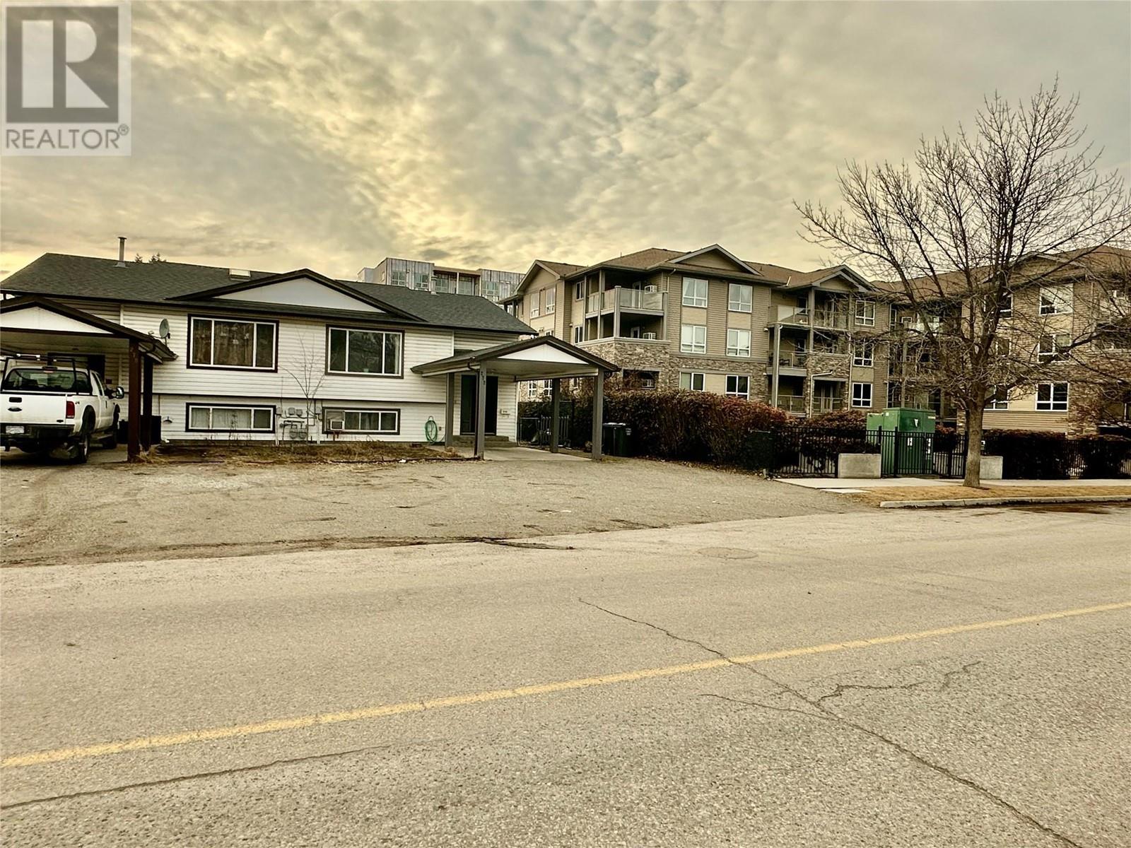 Asher Road, Kelowna
