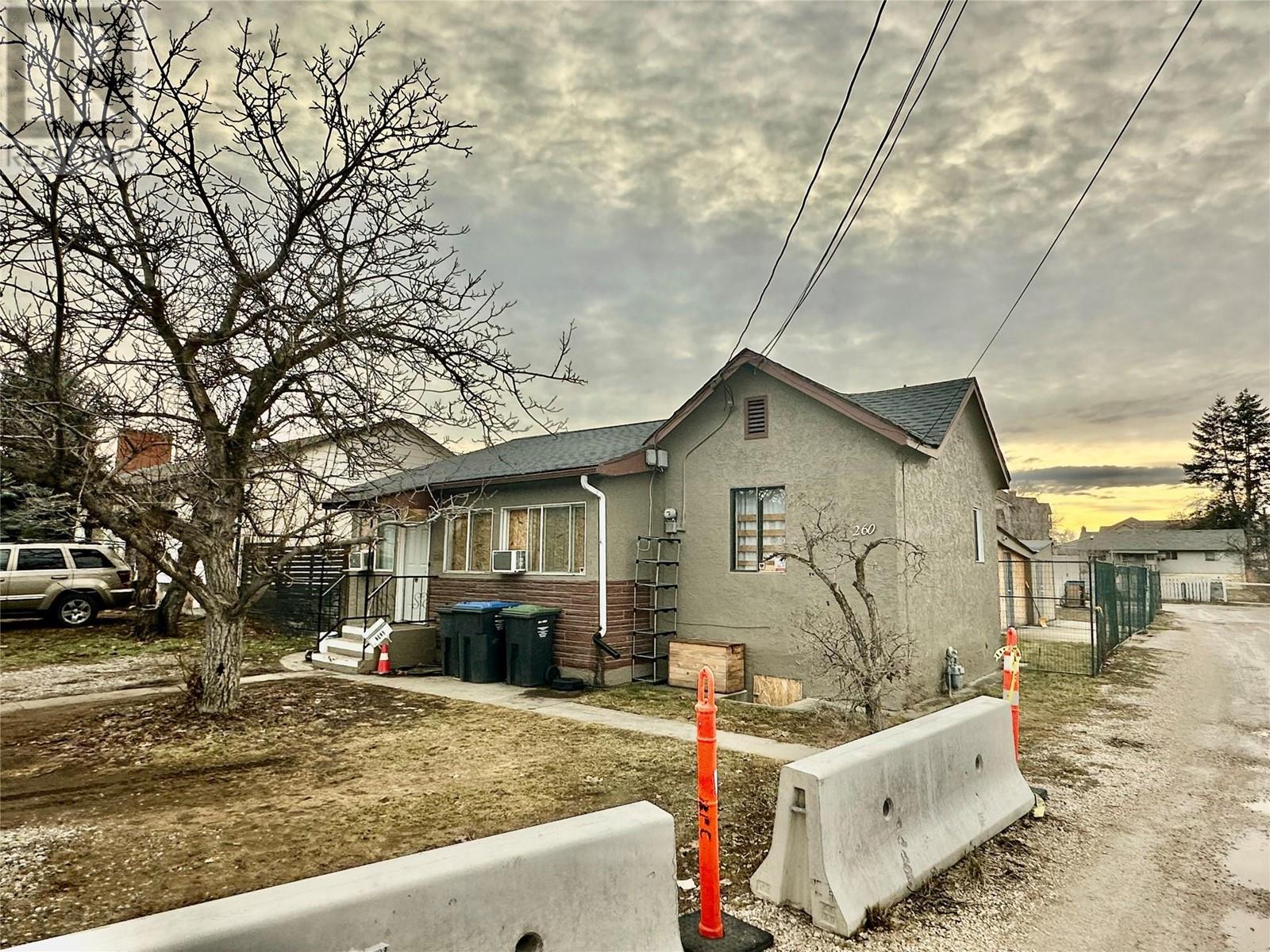 Asher Road, Kelowna