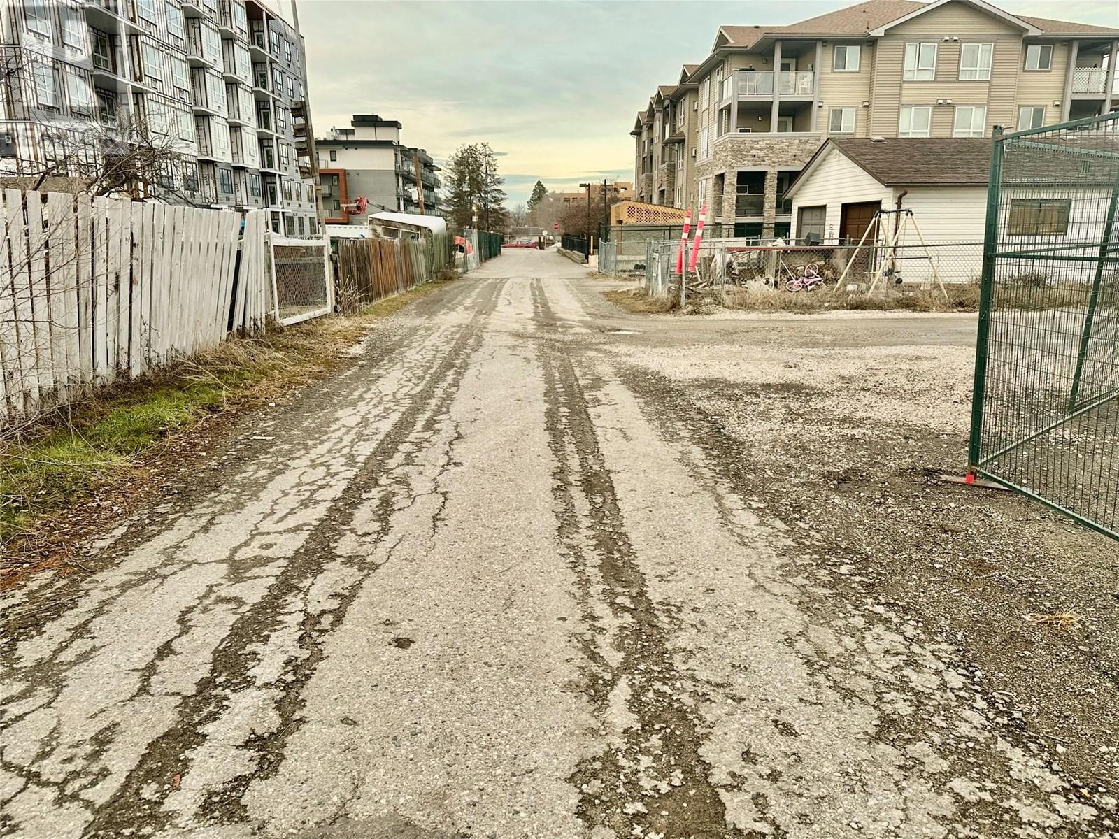 Asher Road, Kelowna
