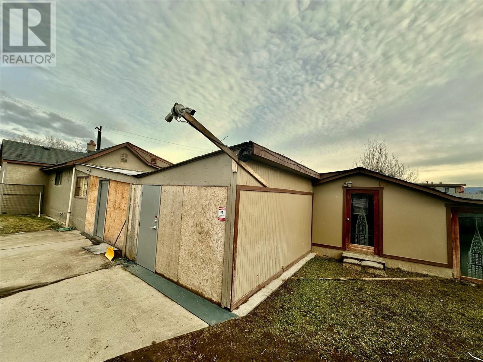 Asher Road, Kelowna