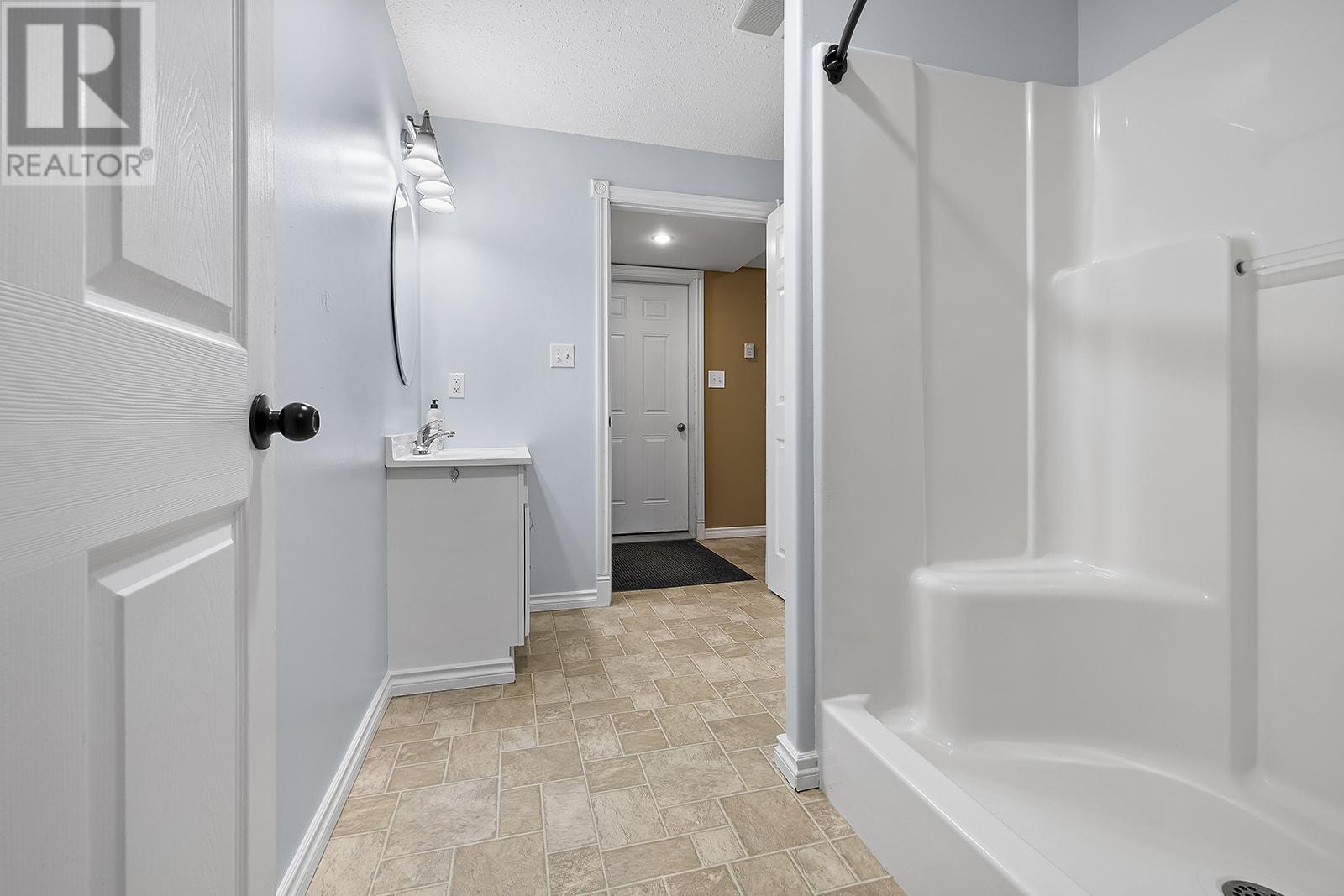 Photo 6 of 4790 Samuelson Road, Creston BC