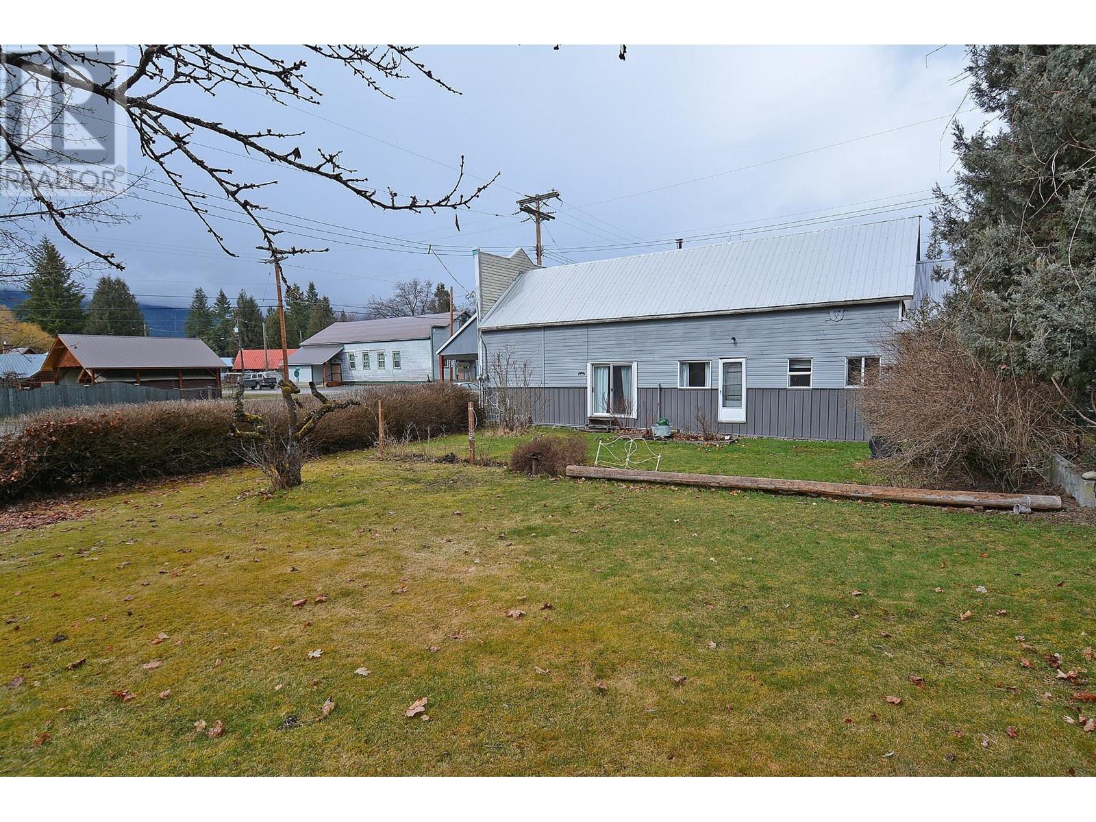 Photo 41 of 124 Lake Avenue, Silverton BC