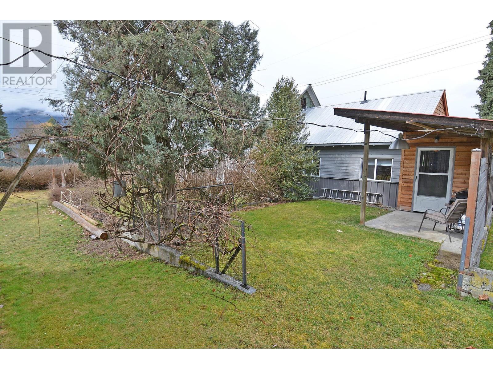 Photo 39 of 124 Lake Avenue, Silverton BC