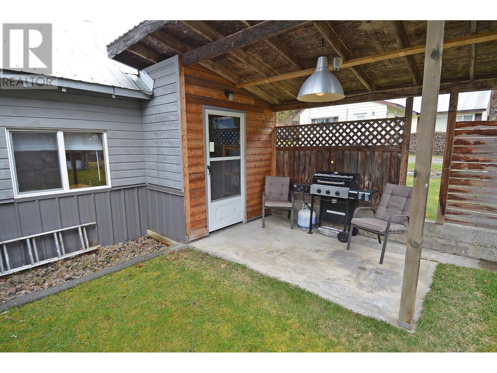 Photo 14 of 124 Lake Avenue, Silverton BC